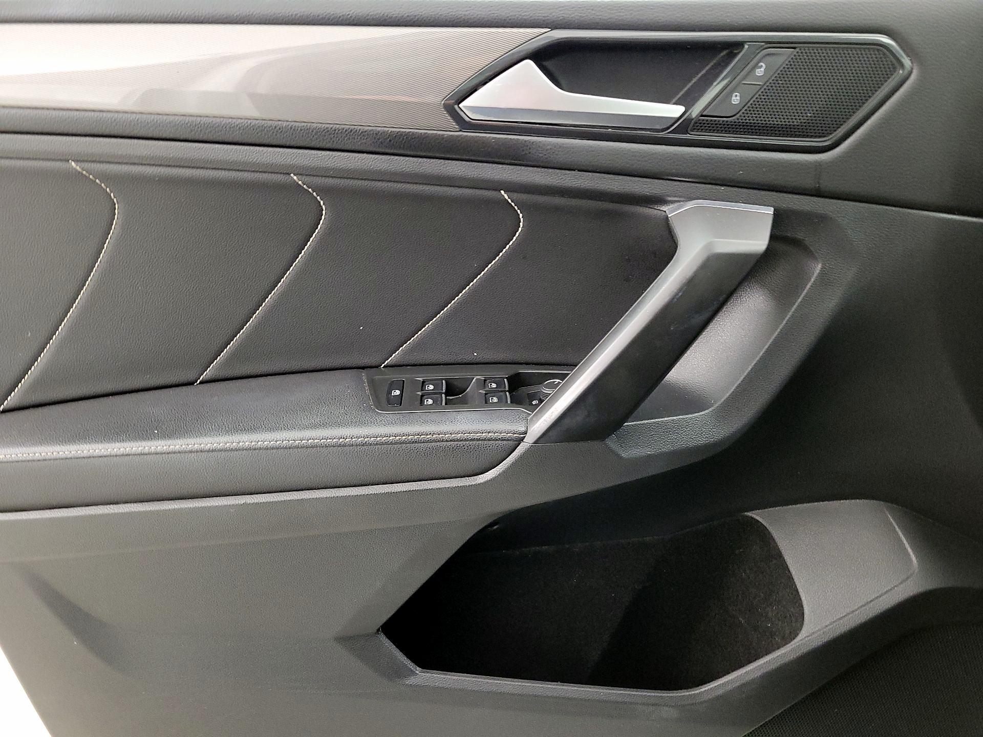 Thumbnail: 2022 Volkswagen Tiguan - 12