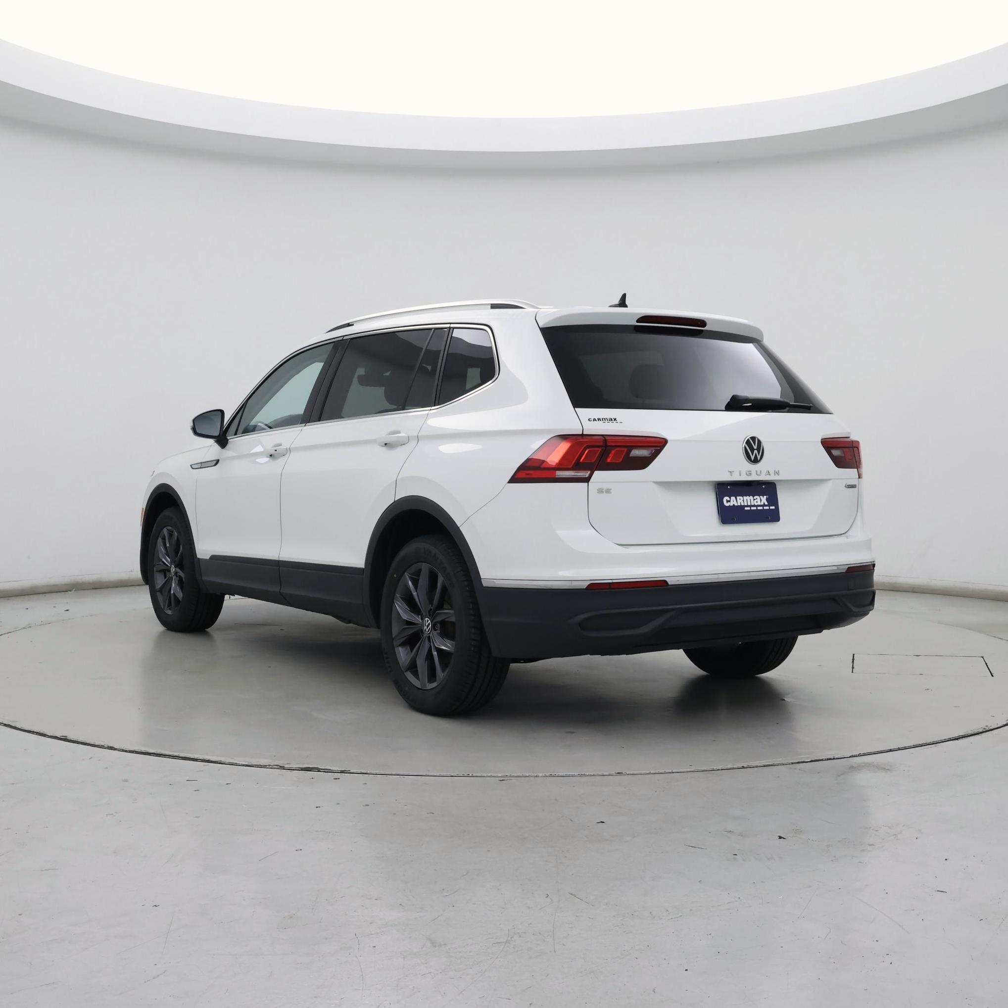 Thumbnail: 2022 Volkswagen Tiguan - 2