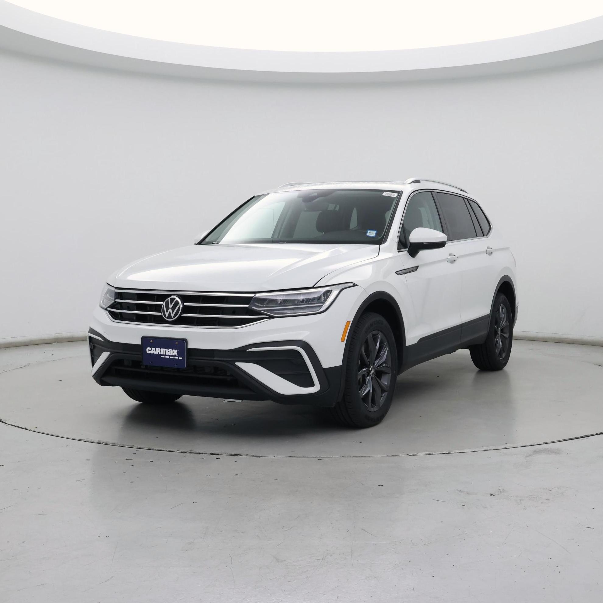 Thumbnail: 2022 Volkswagen Tiguan - 4