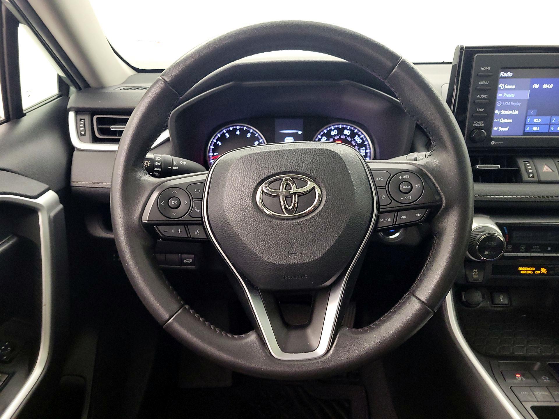 Thumbnail: 2022 Toyota RAV4 - 10