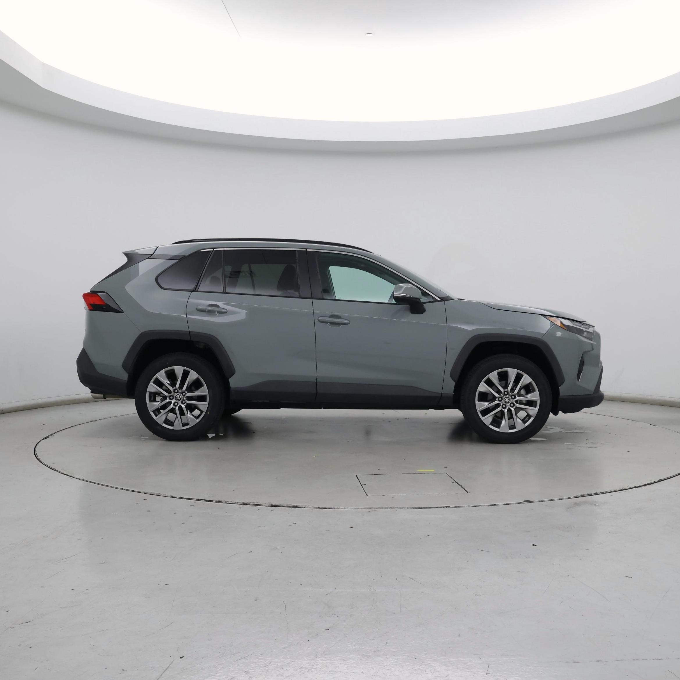 Thumbnail: 2022 Toyota RAV4 - 7