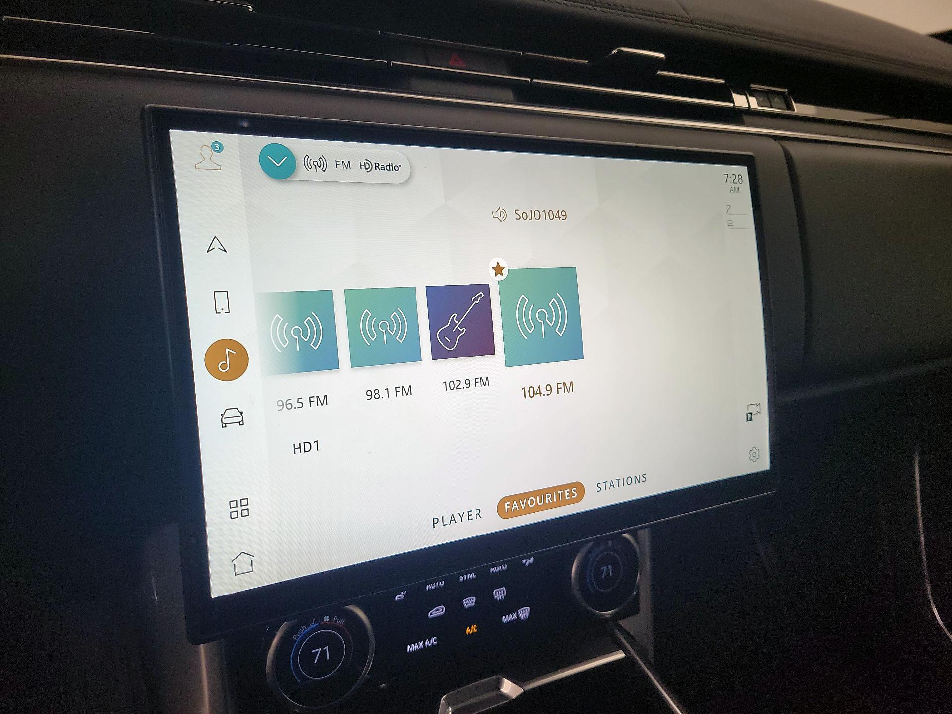 Thumbnail: 2023 Land Rover Range Rover - 16