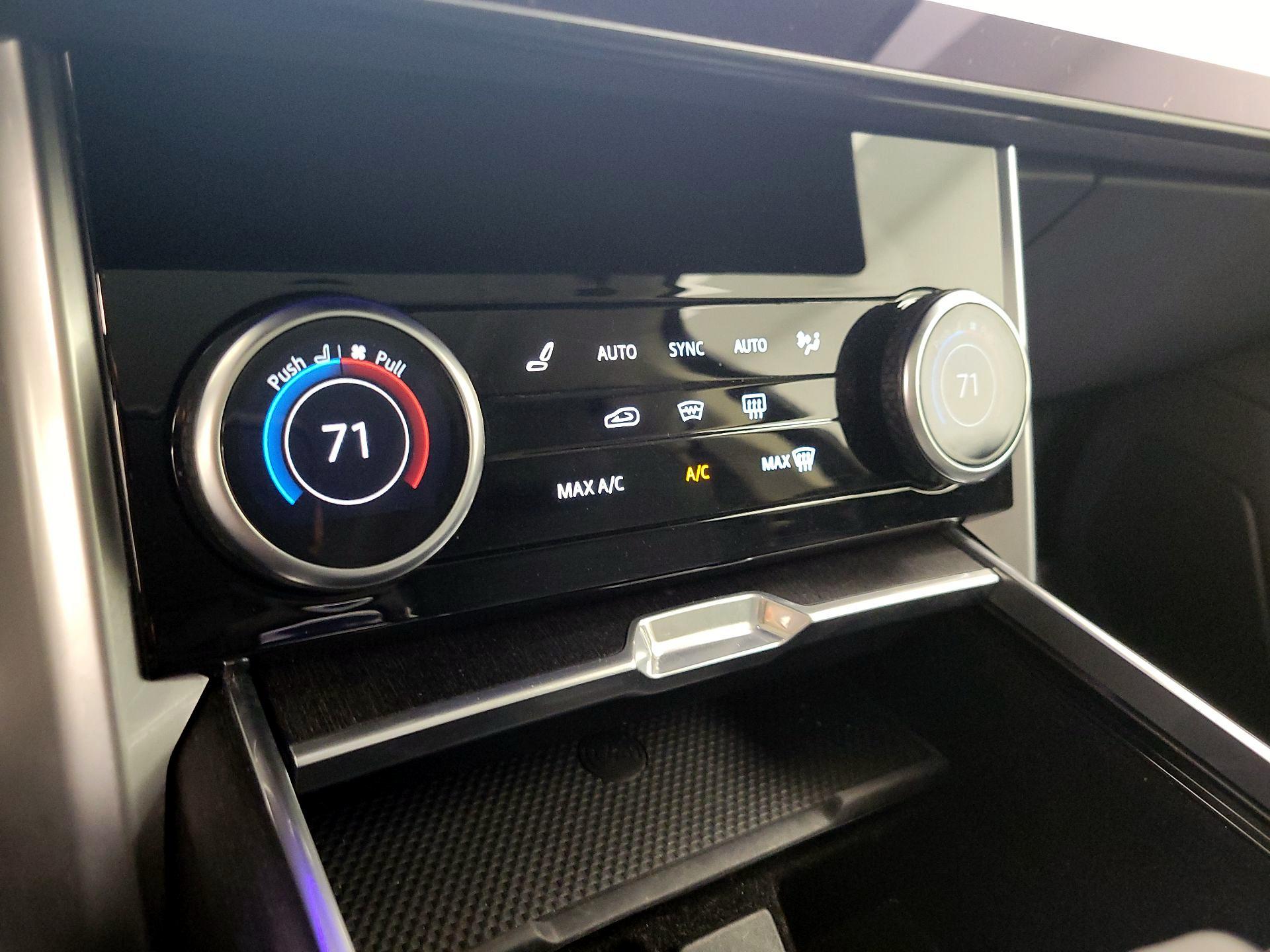 Thumbnail: 2023 Land Rover Range Rover - 17