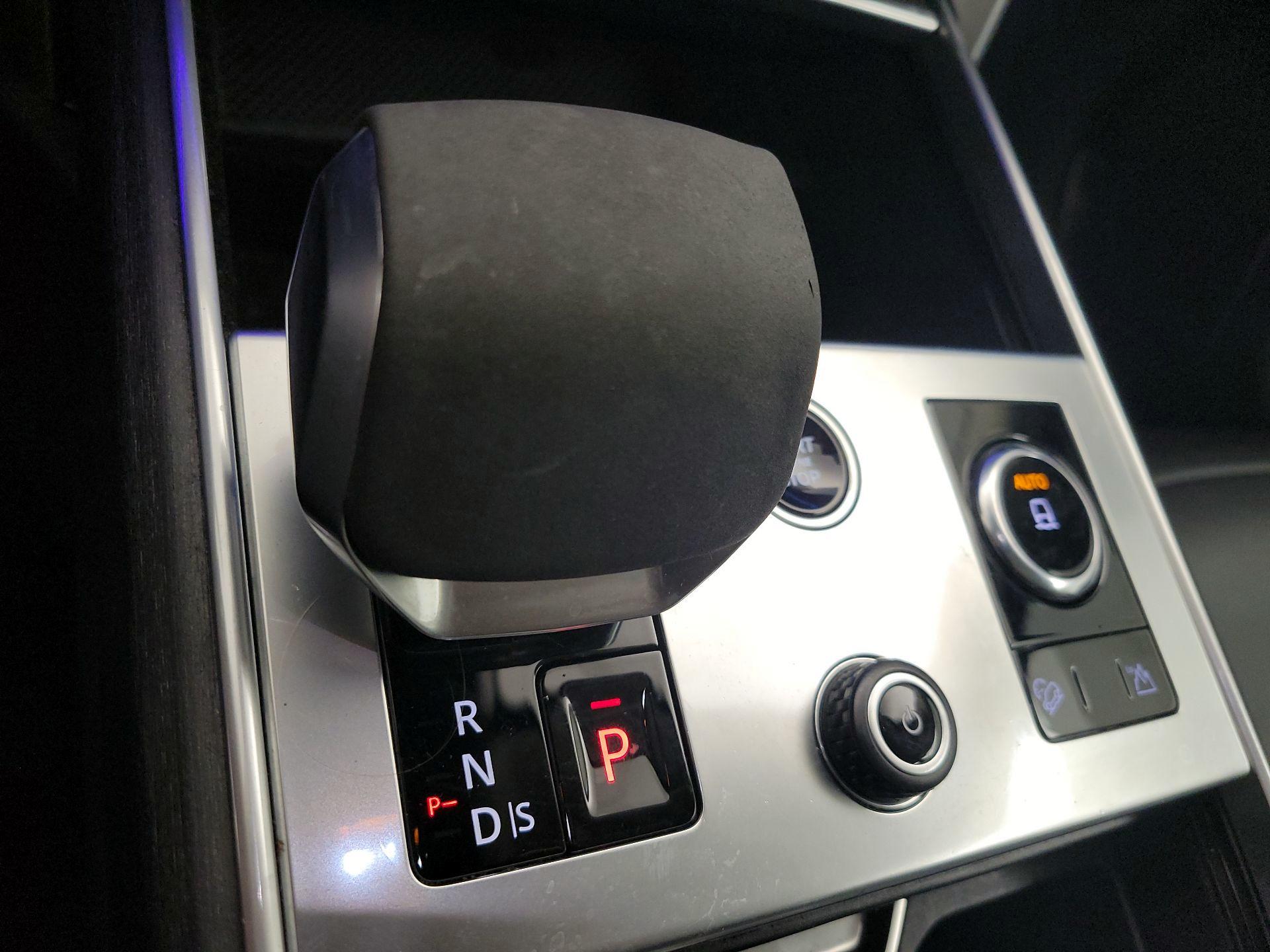 Thumbnail: 2023 Land Rover Range Rover - 18