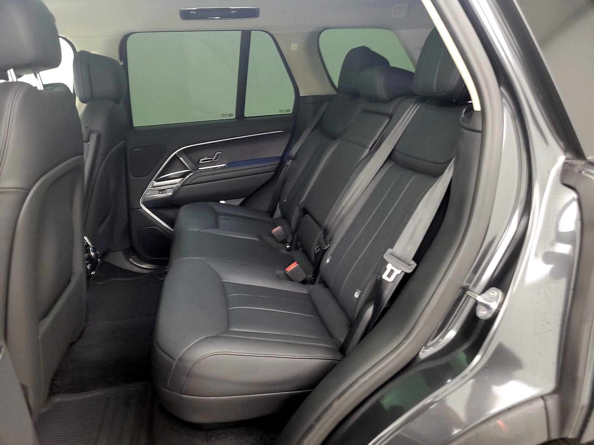 Thumbnail: 2023 Land Rover Range Rover - 20