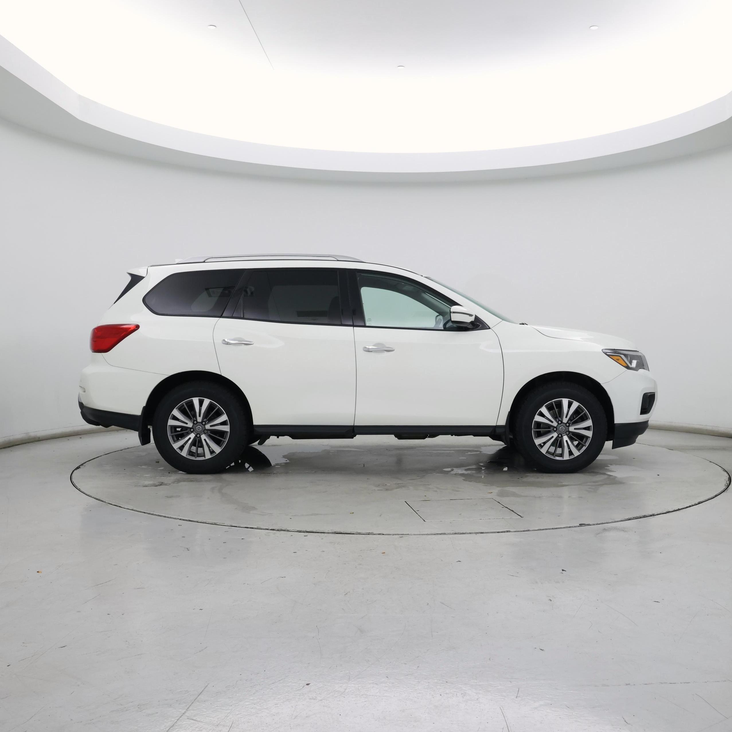 Thumbnail: 2020 Nissan Pathfinder - 7