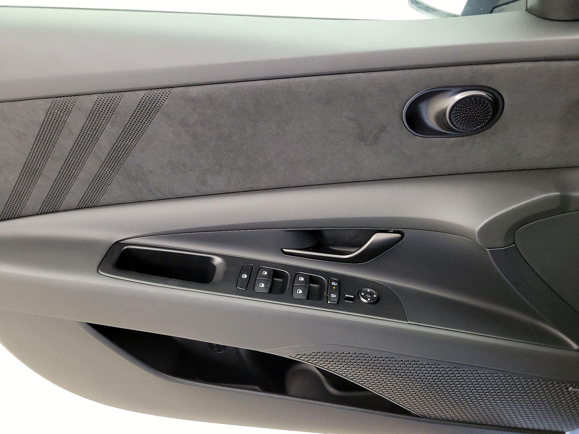 Thumbnail: 2025 Hyundai Elantra - 12