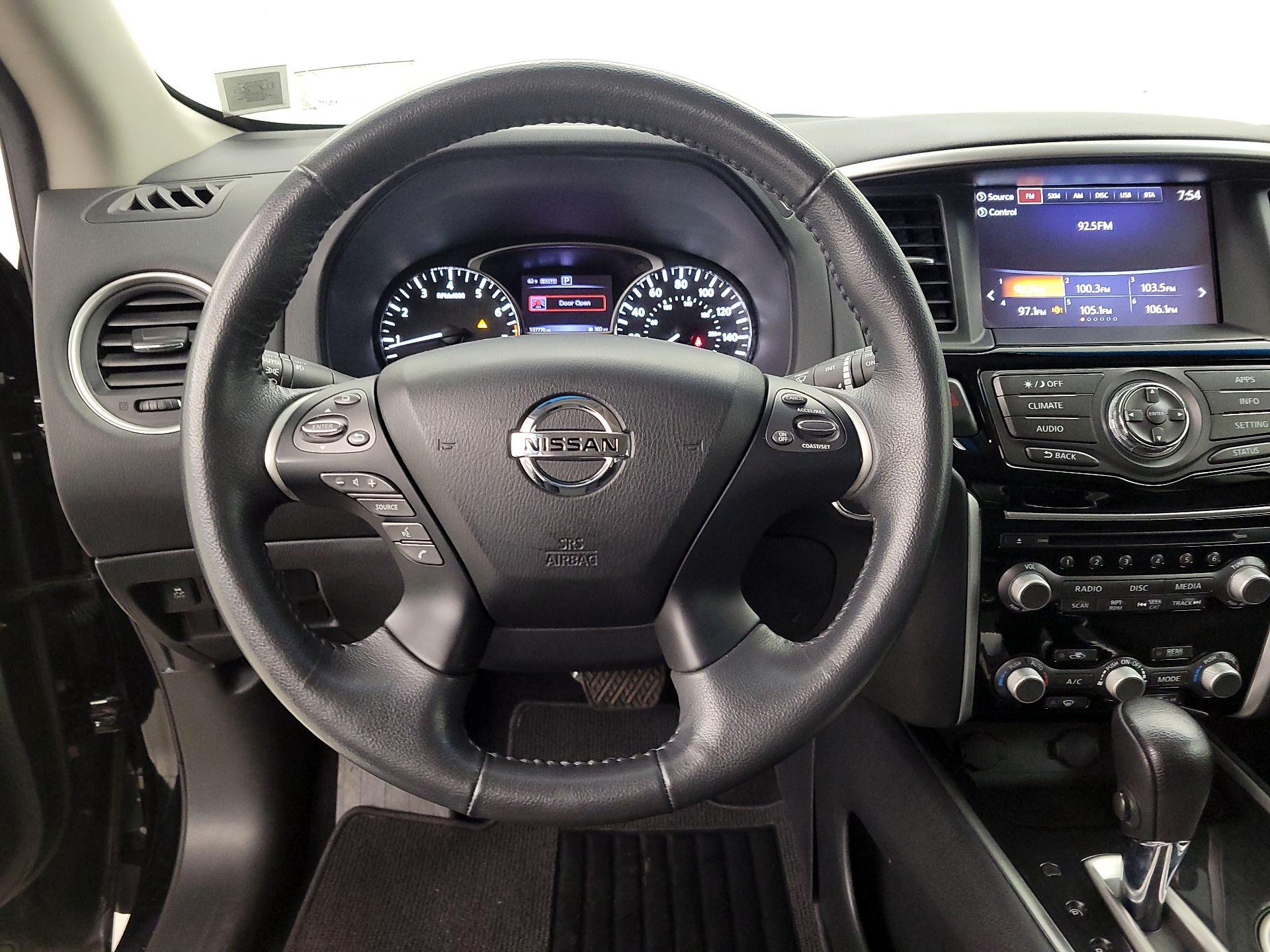 Thumbnail: 2017 Nissan Pathfinder - 10