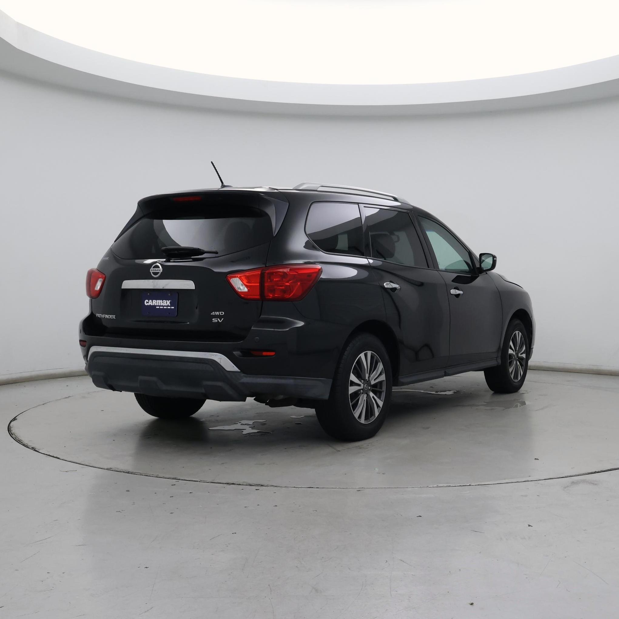 Thumbnail: 2017 Nissan Pathfinder - 8