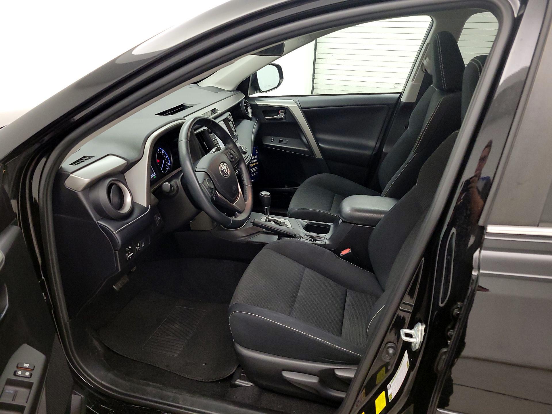 Thumbnail: 2018 Toyota RAV4 - 11