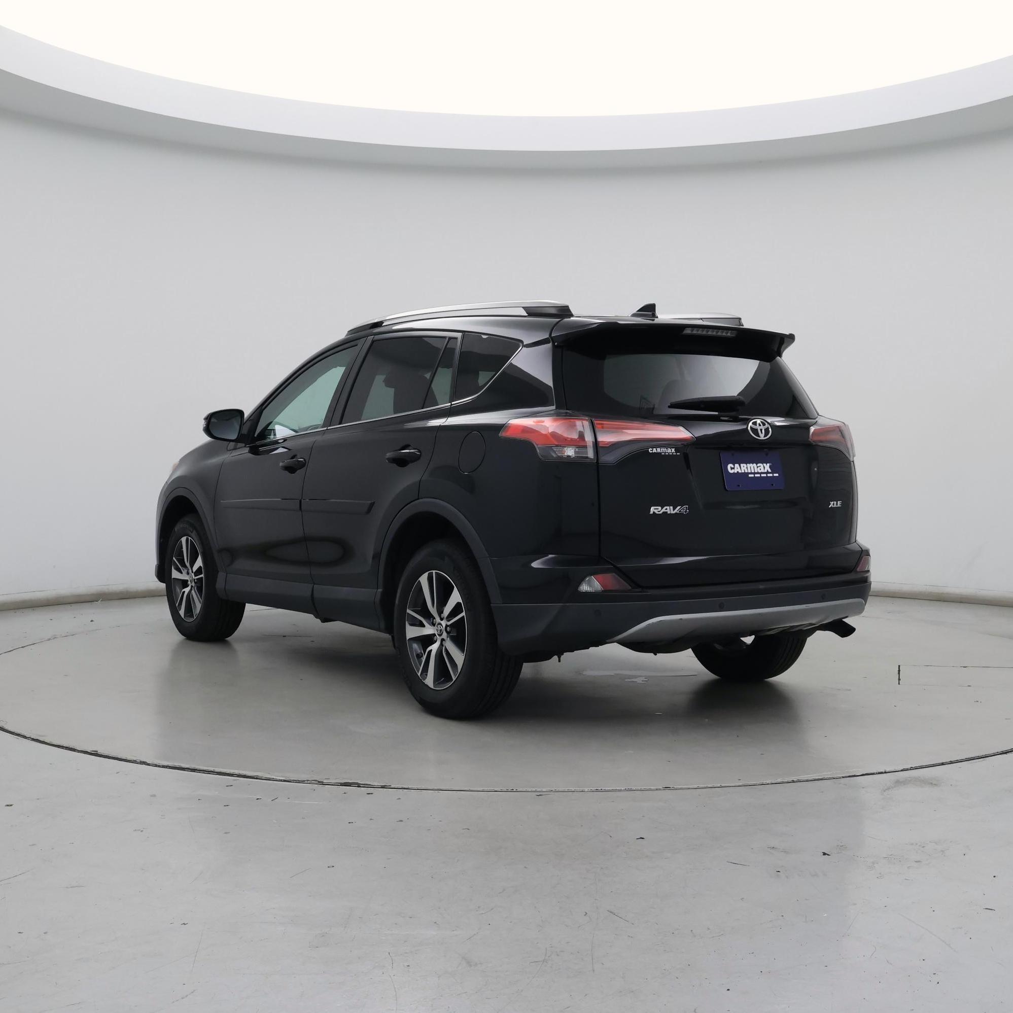 Thumbnail: 2018 Toyota RAV4 - 2