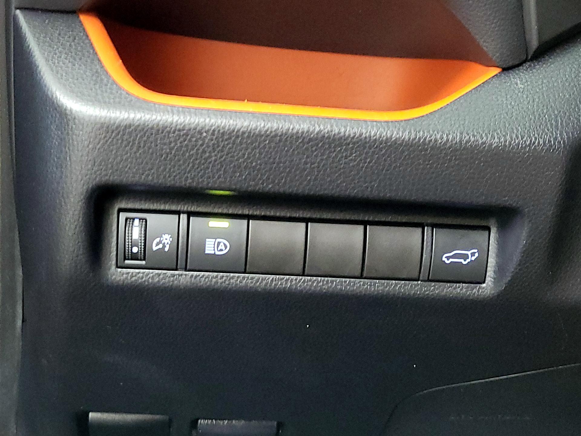 Thumbnail: 2019 Toyota RAV4 - 13