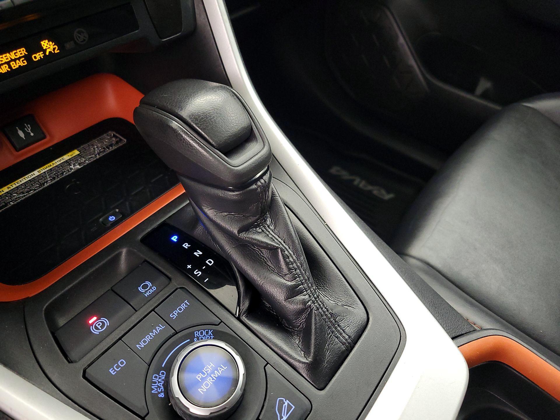 Thumbnail: 2019 Toyota RAV4 - 17