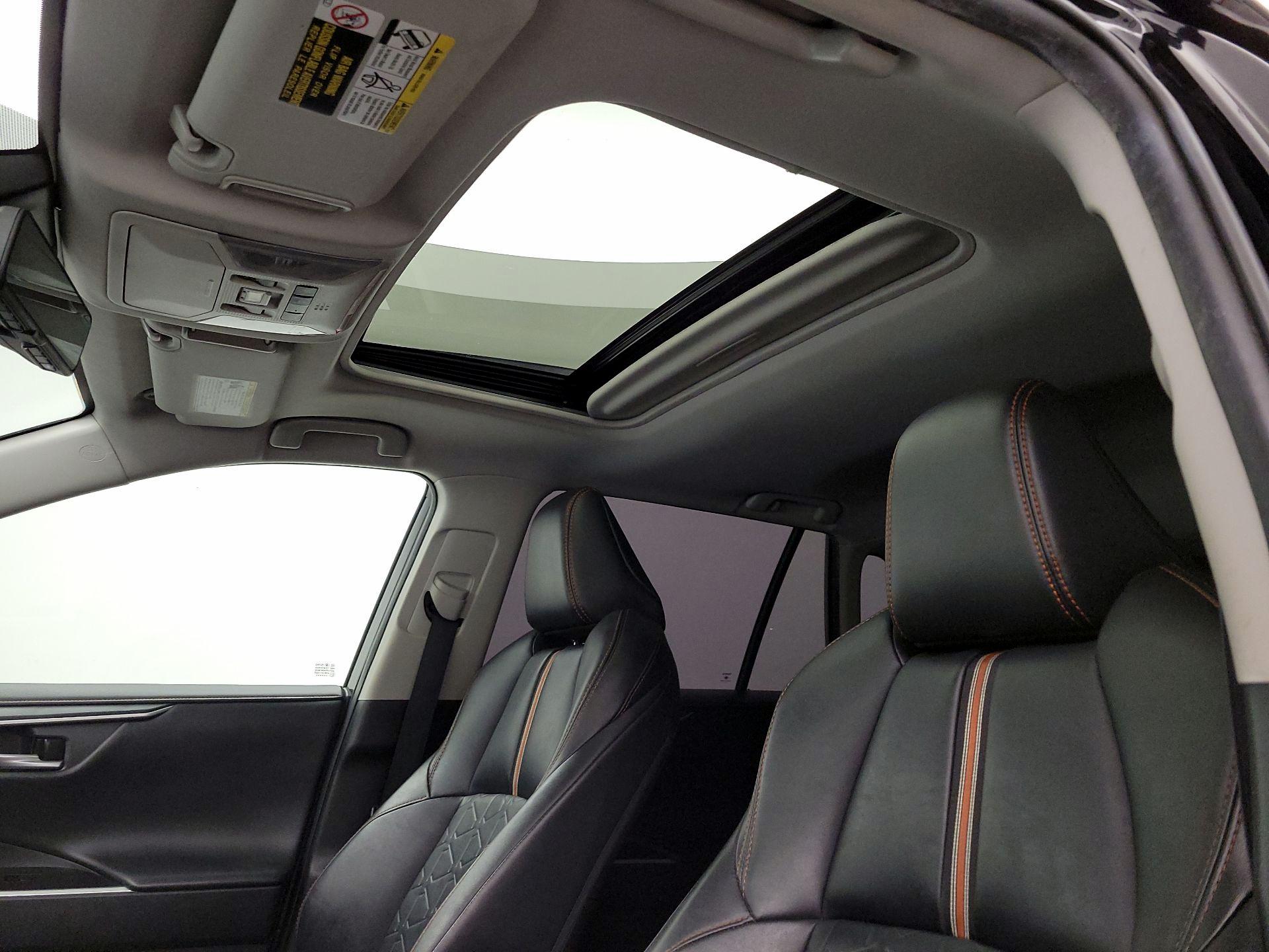 Thumbnail: 2019 Toyota RAV4 - 19