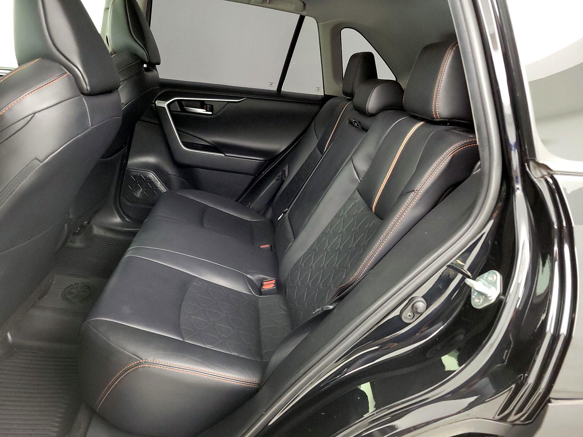 Thumbnail: 2019 Toyota RAV4 - 20