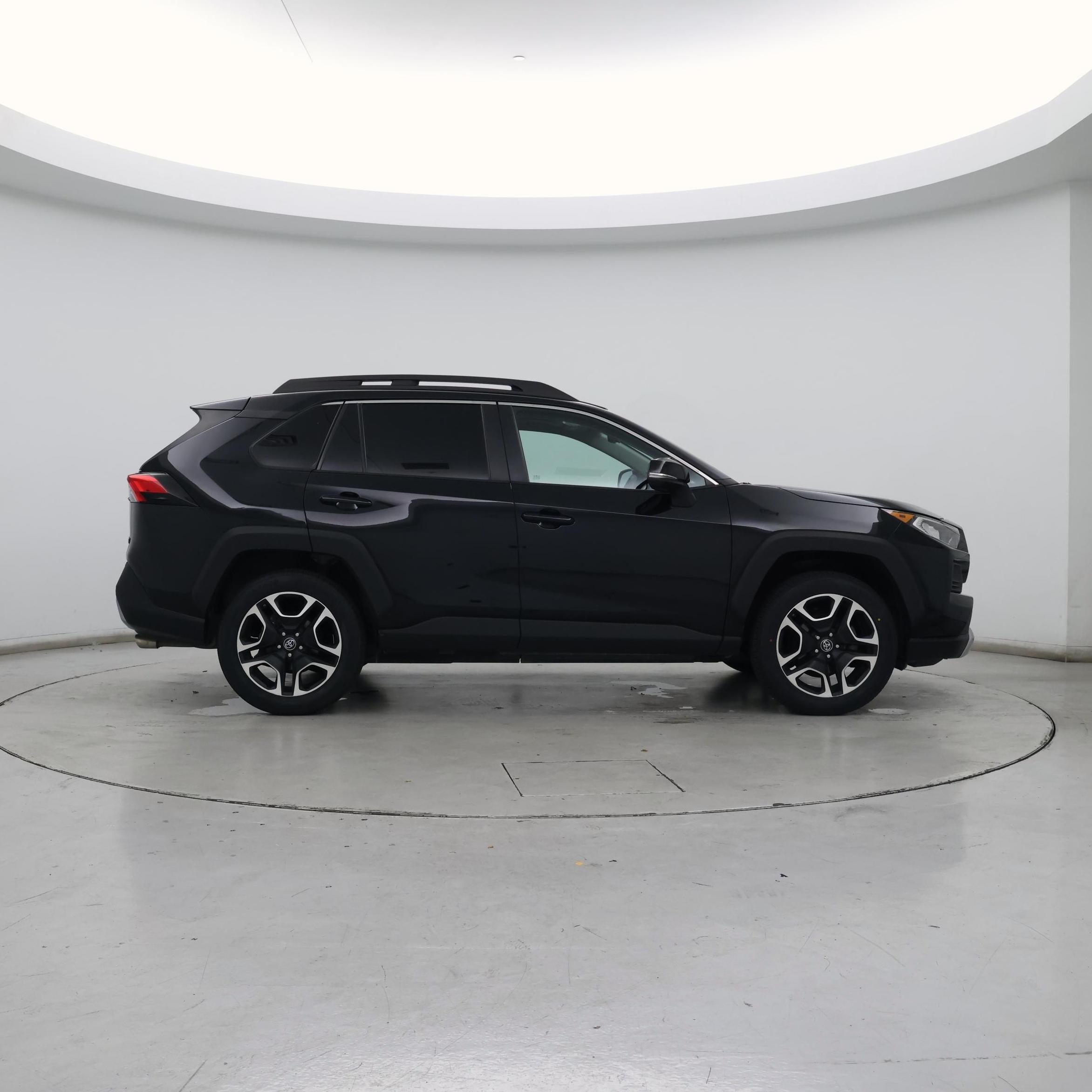 Thumbnail: 2019 Toyota RAV4 - 7