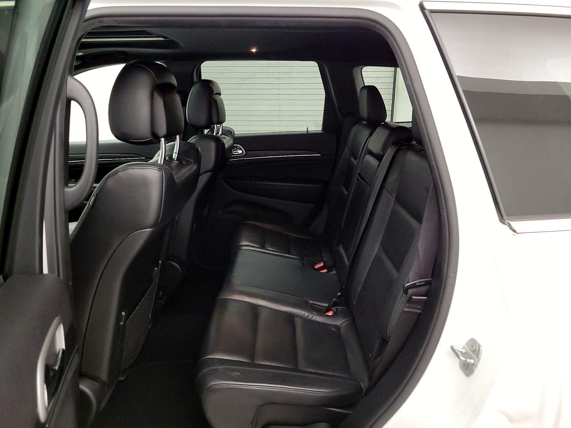 Thumbnail: 2020 Jeep Grand Cherokee - 20