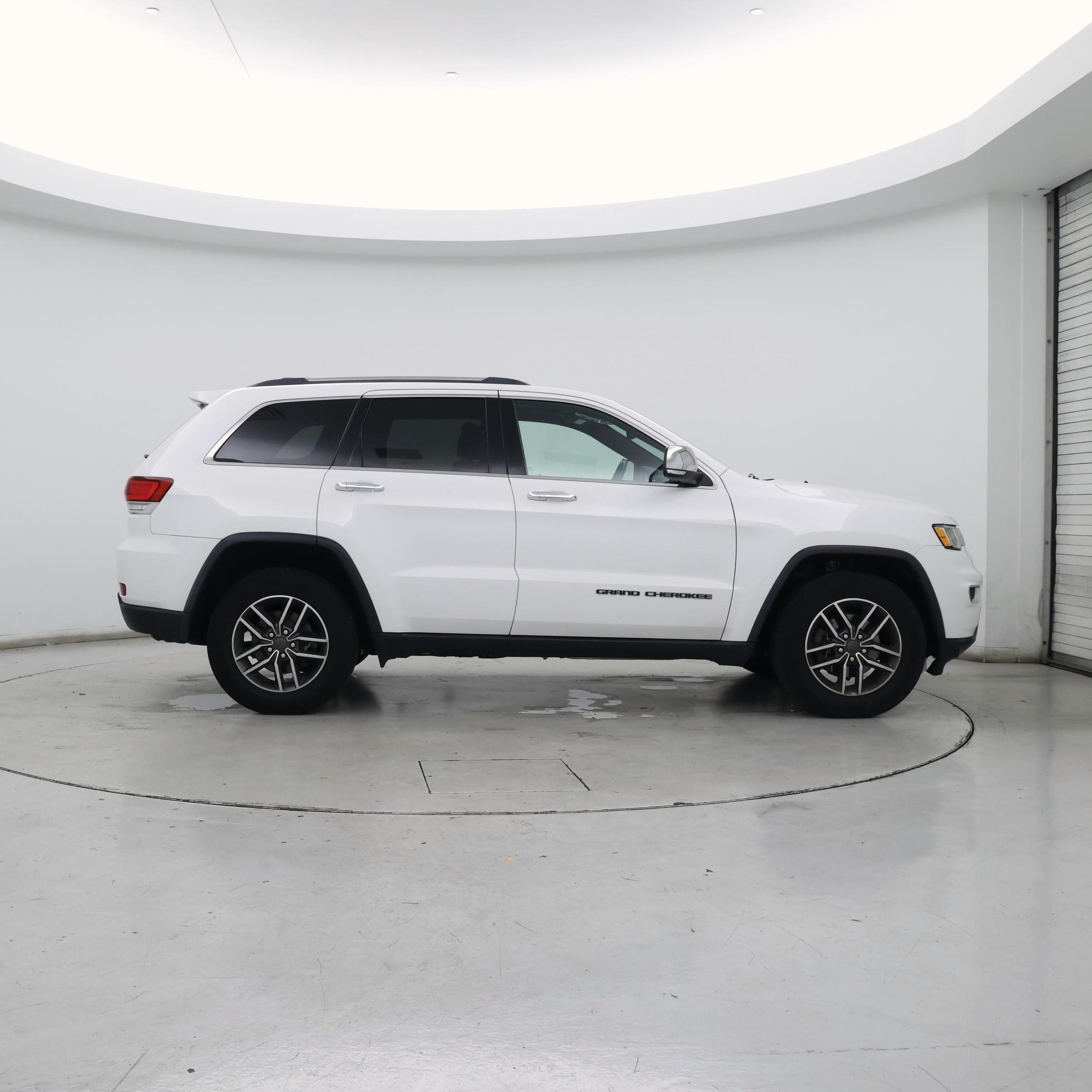 Thumbnail: 2020 Jeep Grand Cherokee - 7