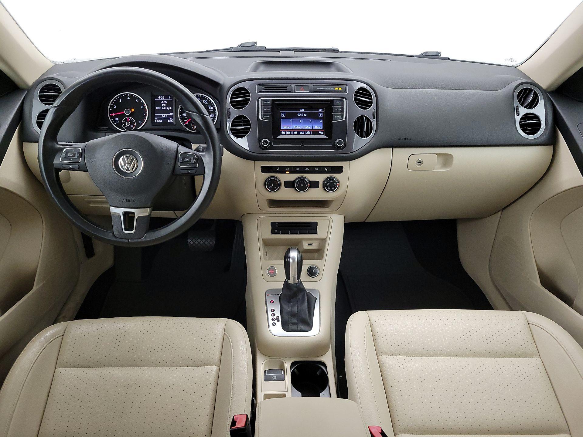 Thumbnail: 2016 Volkswagen Tiguan - 9