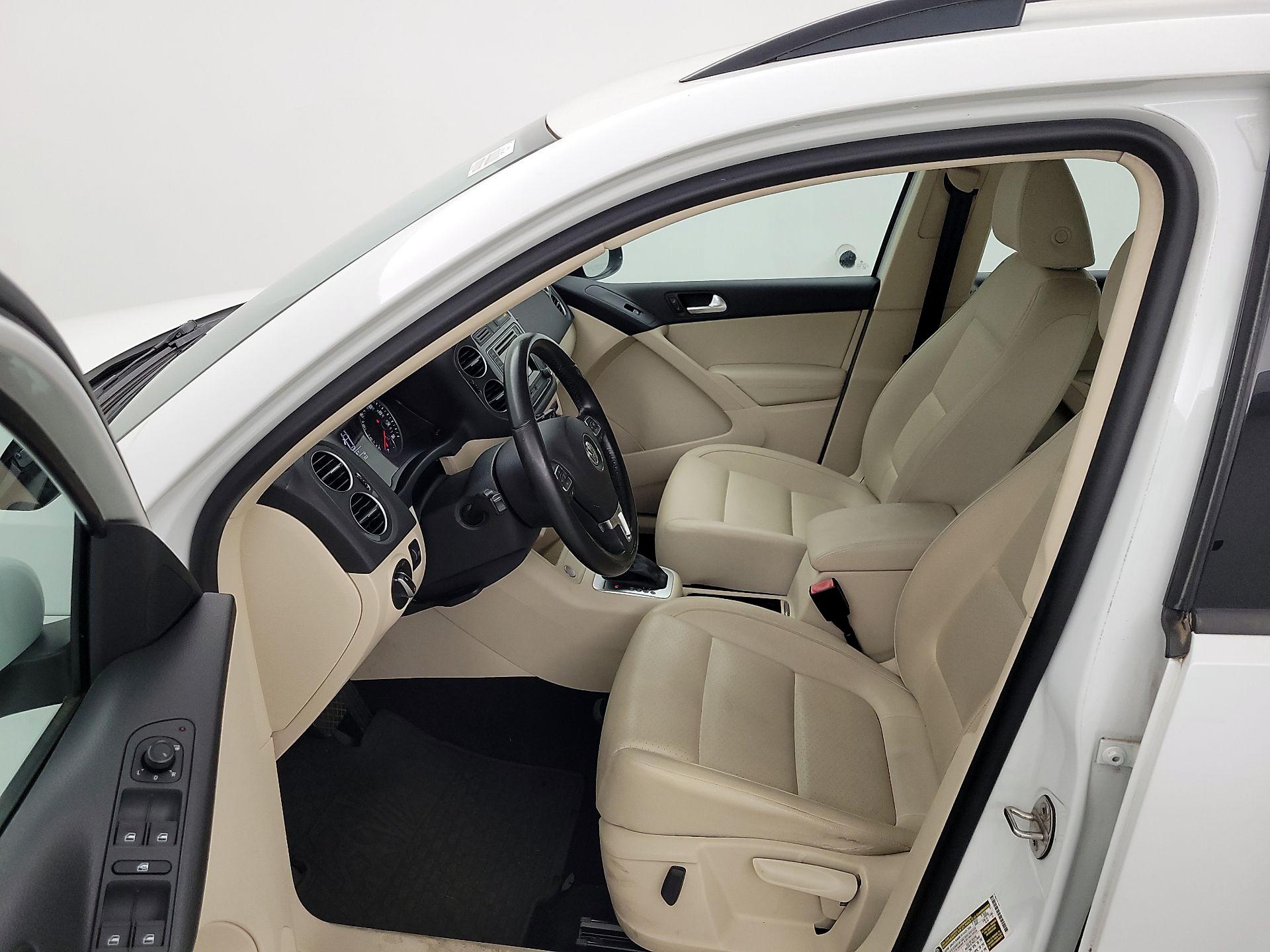 Thumbnail: 2016 Volkswagen Tiguan - 11