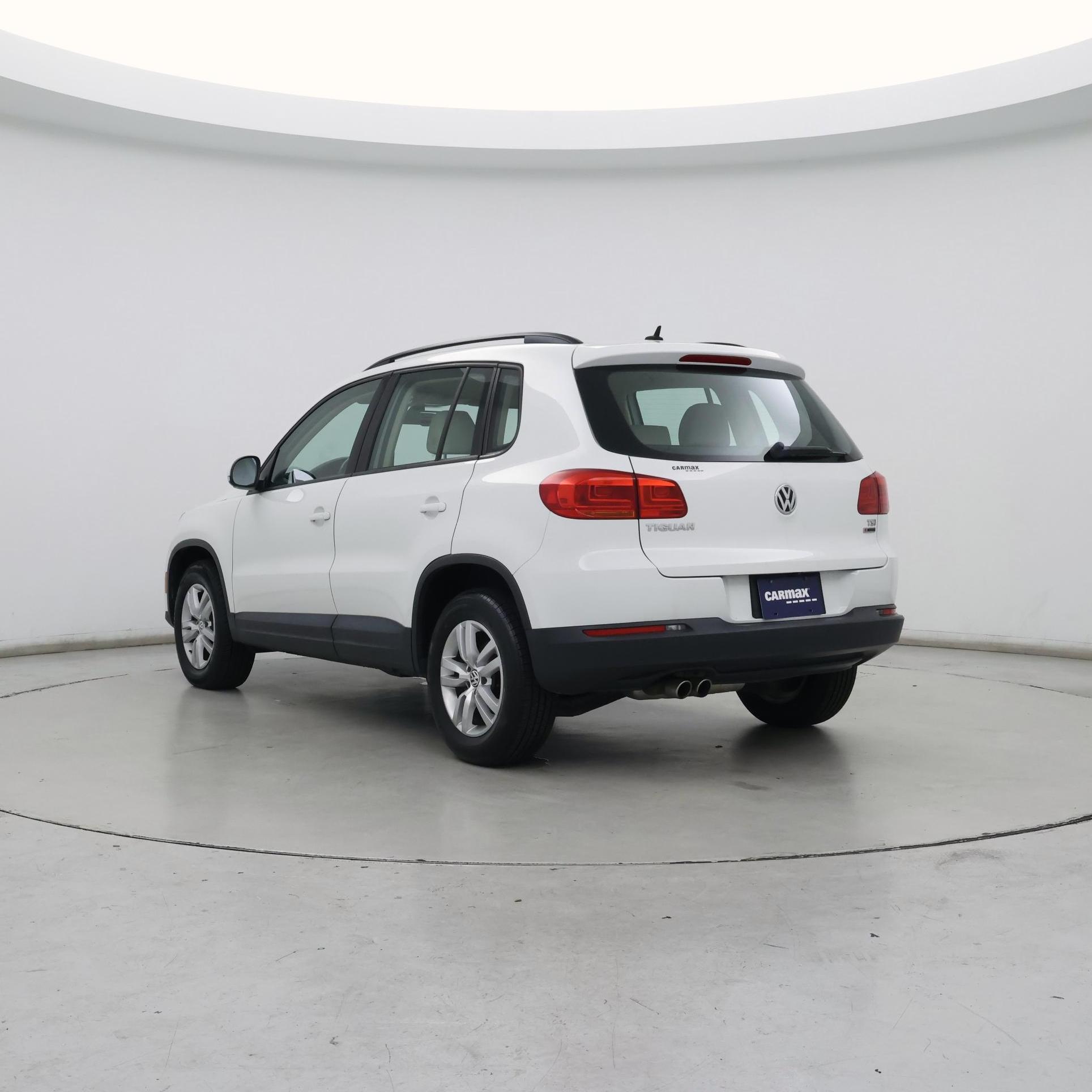 Thumbnail: 2016 Volkswagen Tiguan - 2