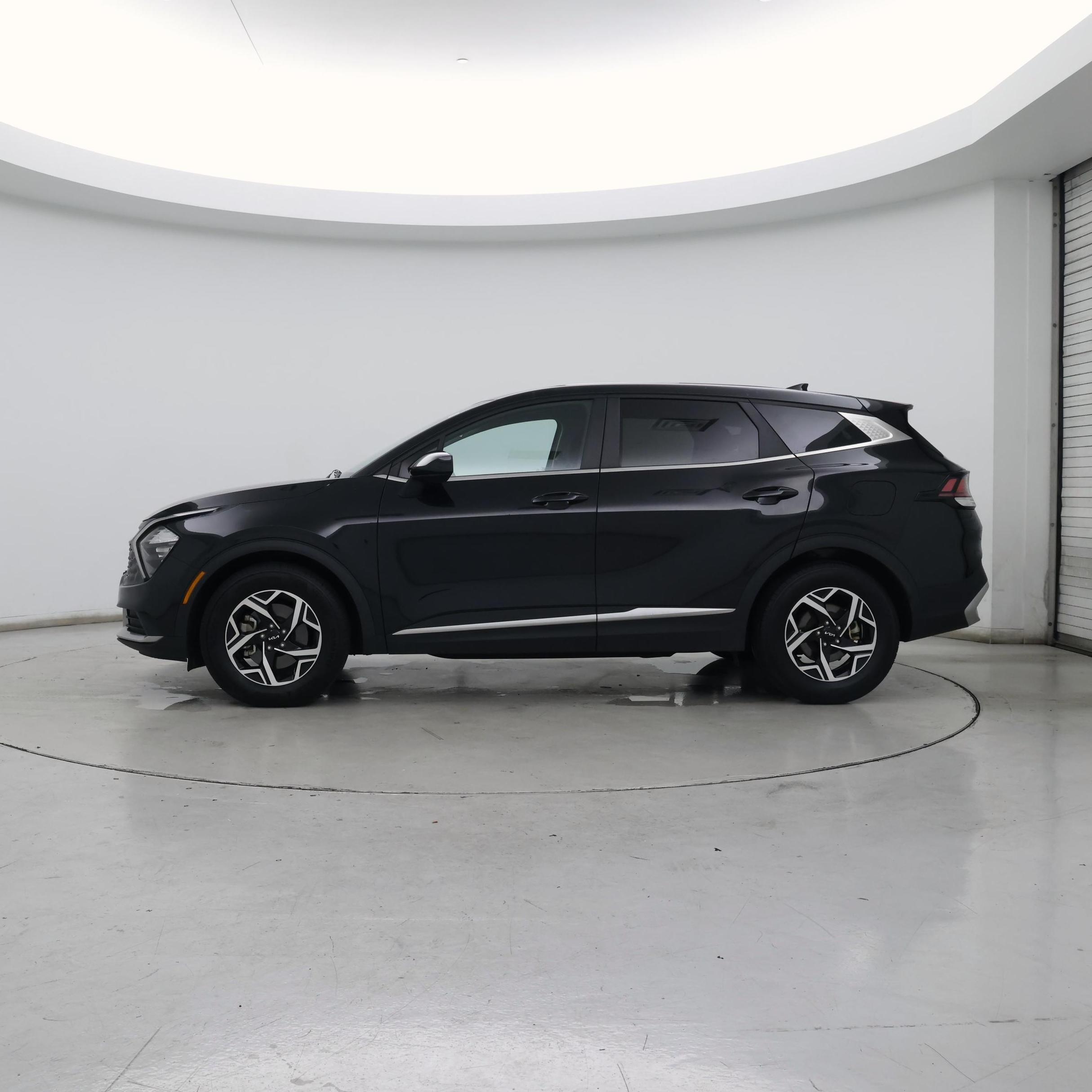 Thumbnail: 2023 Kia Sportage - 3