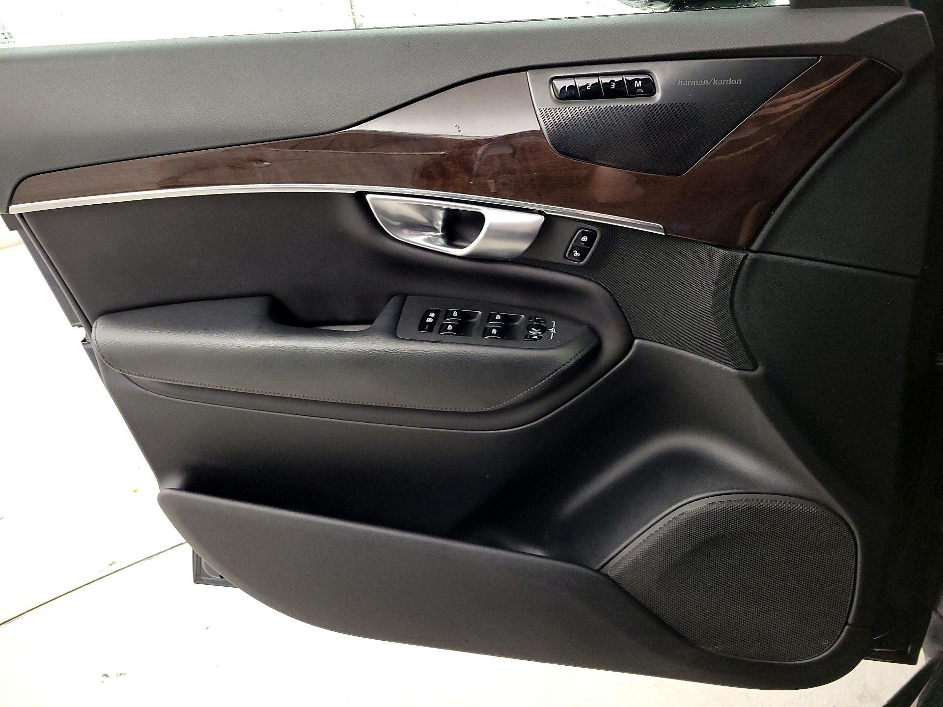 Thumbnail: 2019 Volvo XC90 - 12