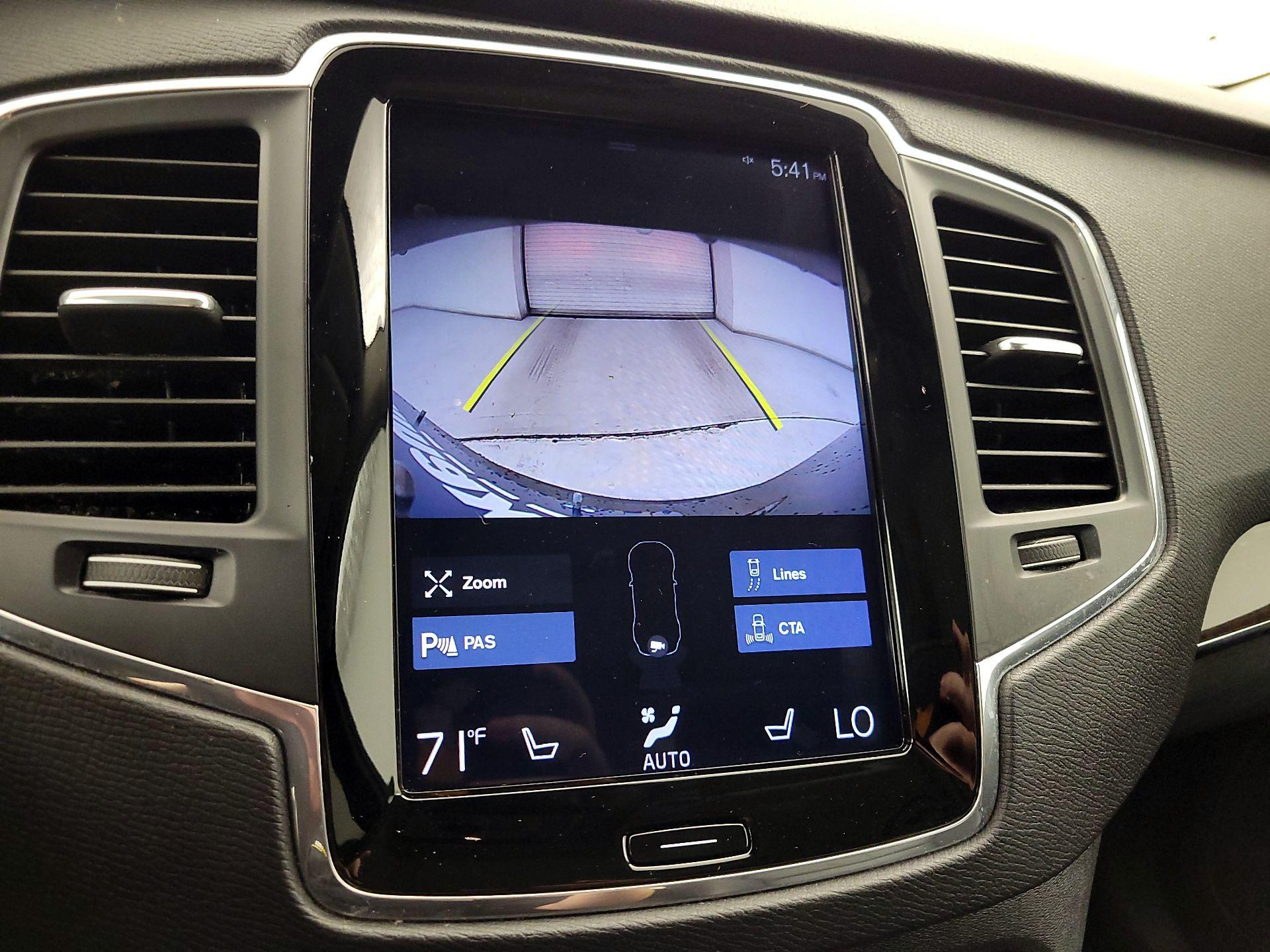 Thumbnail: 2019 Volvo XC90 - 15
