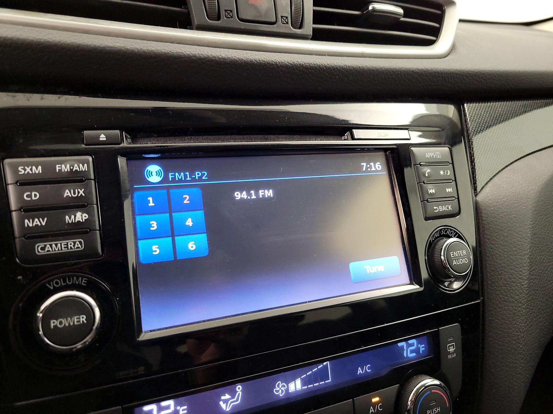 Thumbnail: 2016 Nissan Rogue - 16