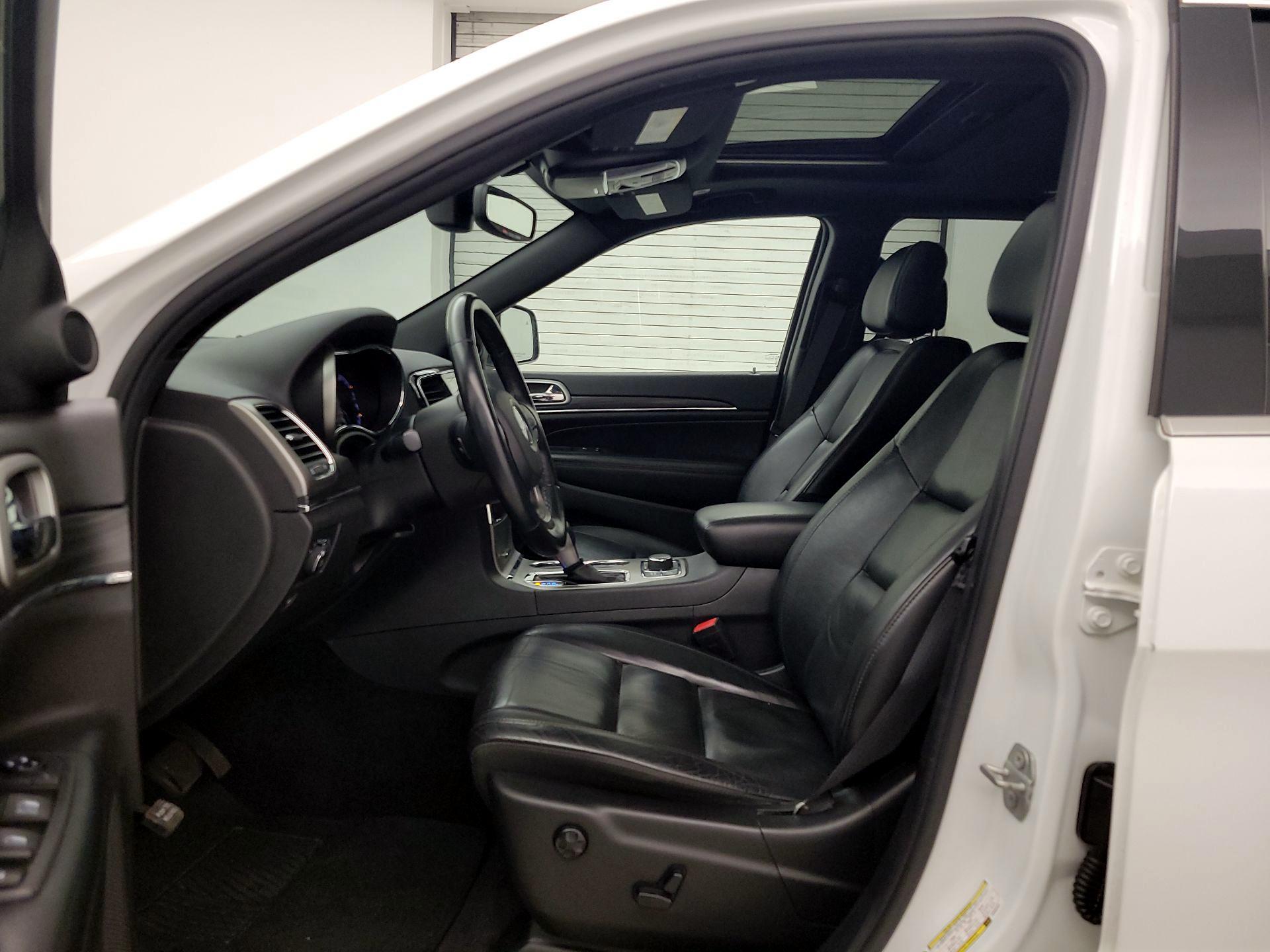 Thumbnail: 2019 Jeep Grand Cherokee - 11