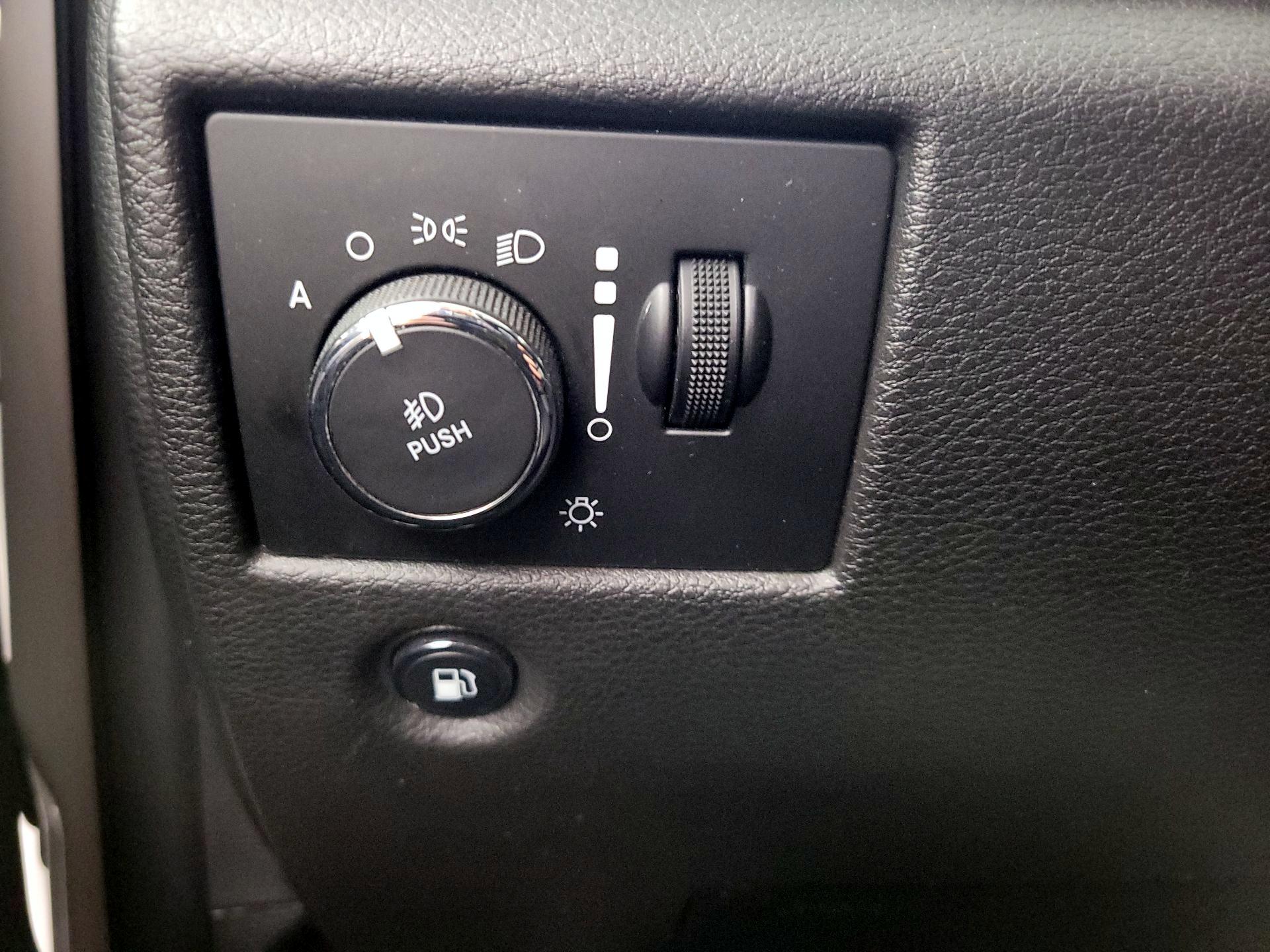 Thumbnail: 2019 Jeep Grand Cherokee - 13