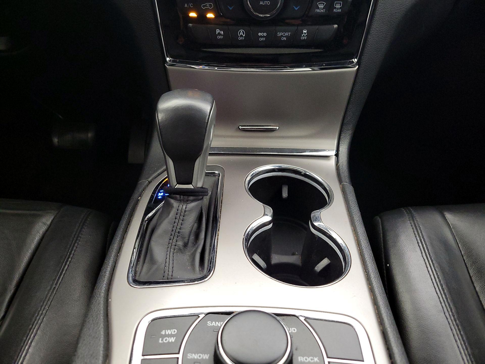 Thumbnail: 2019 Jeep Grand Cherokee - 18