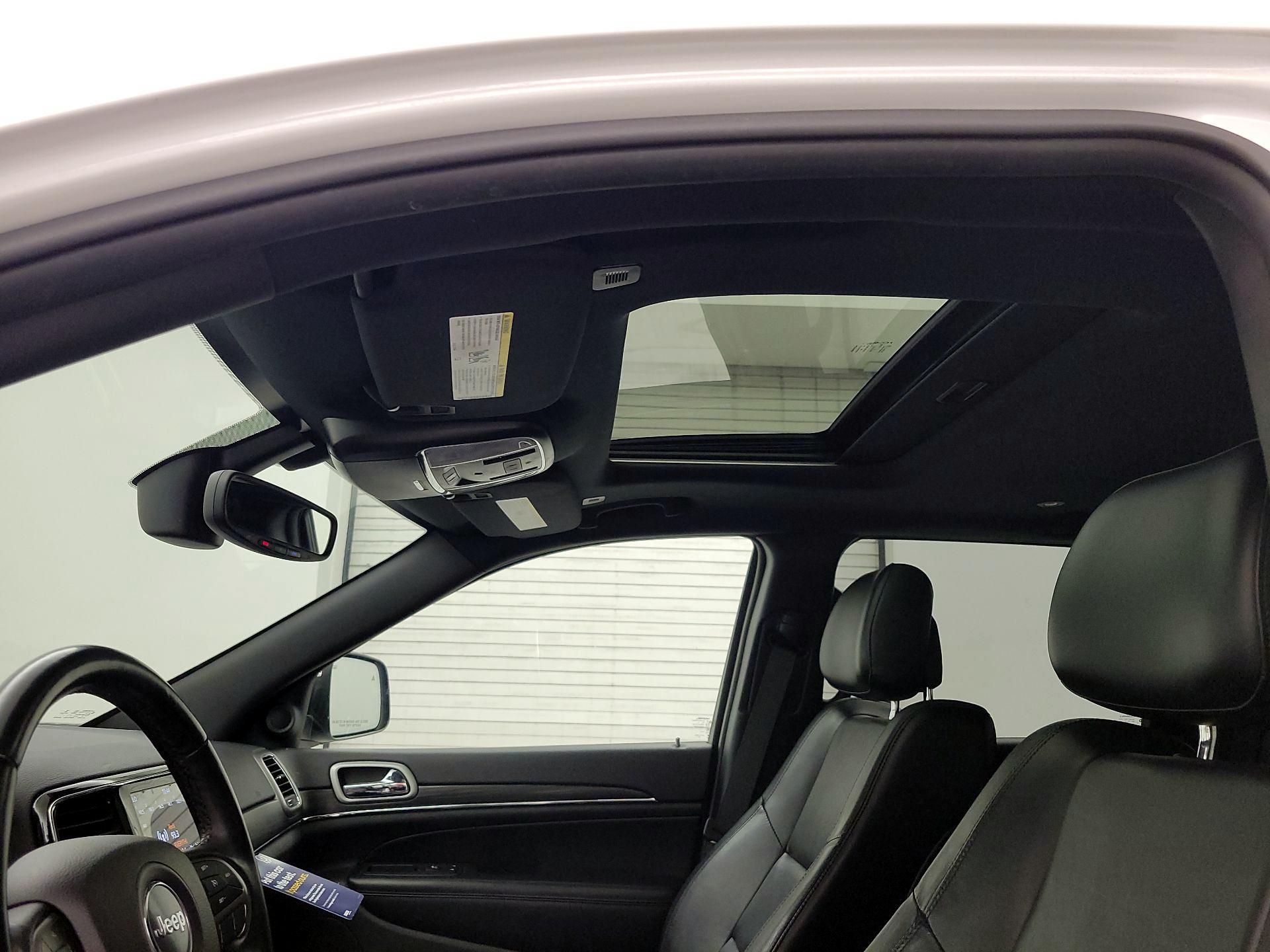 Thumbnail: 2019 Jeep Grand Cherokee - 20