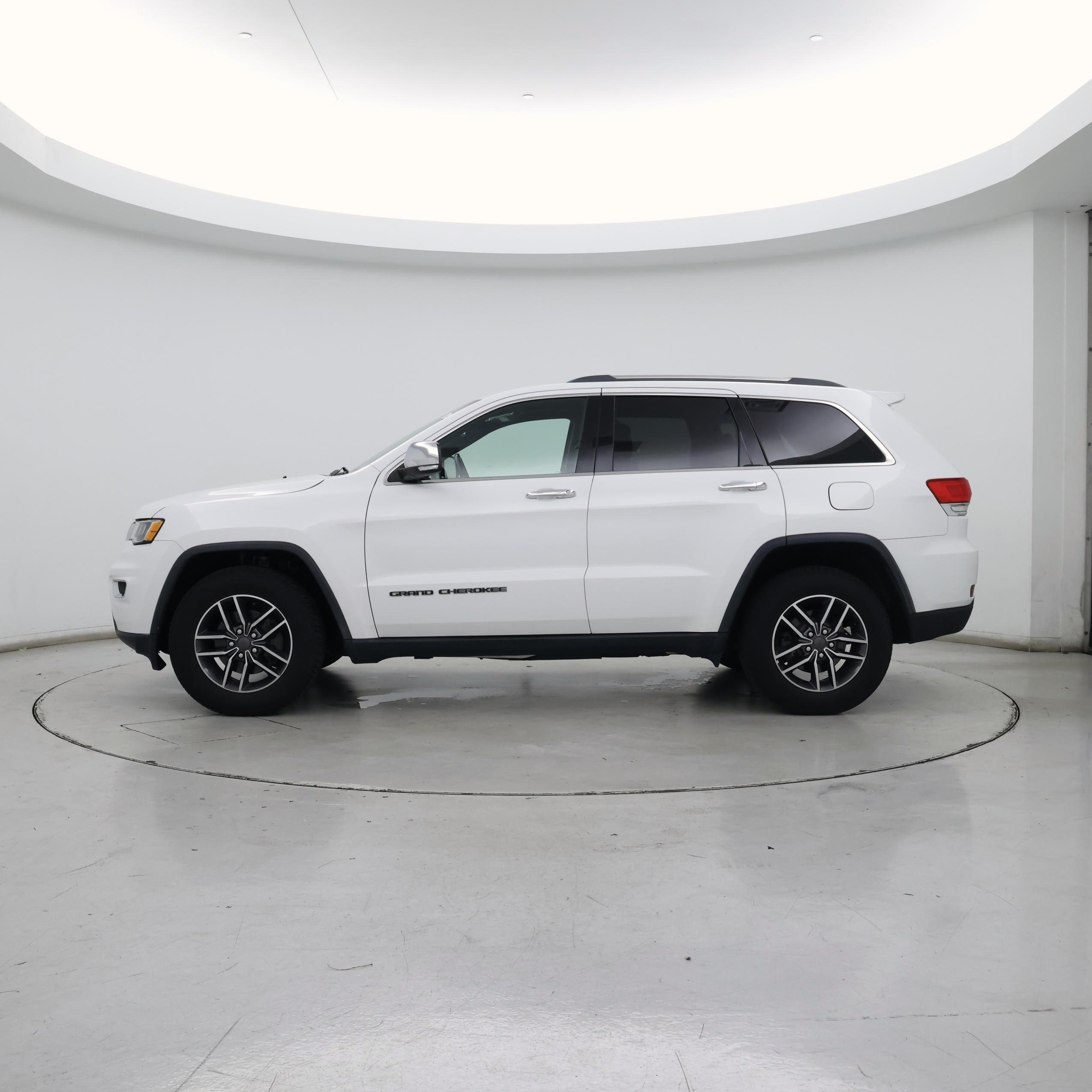 Thumbnail: 2019 Jeep Grand Cherokee - 3