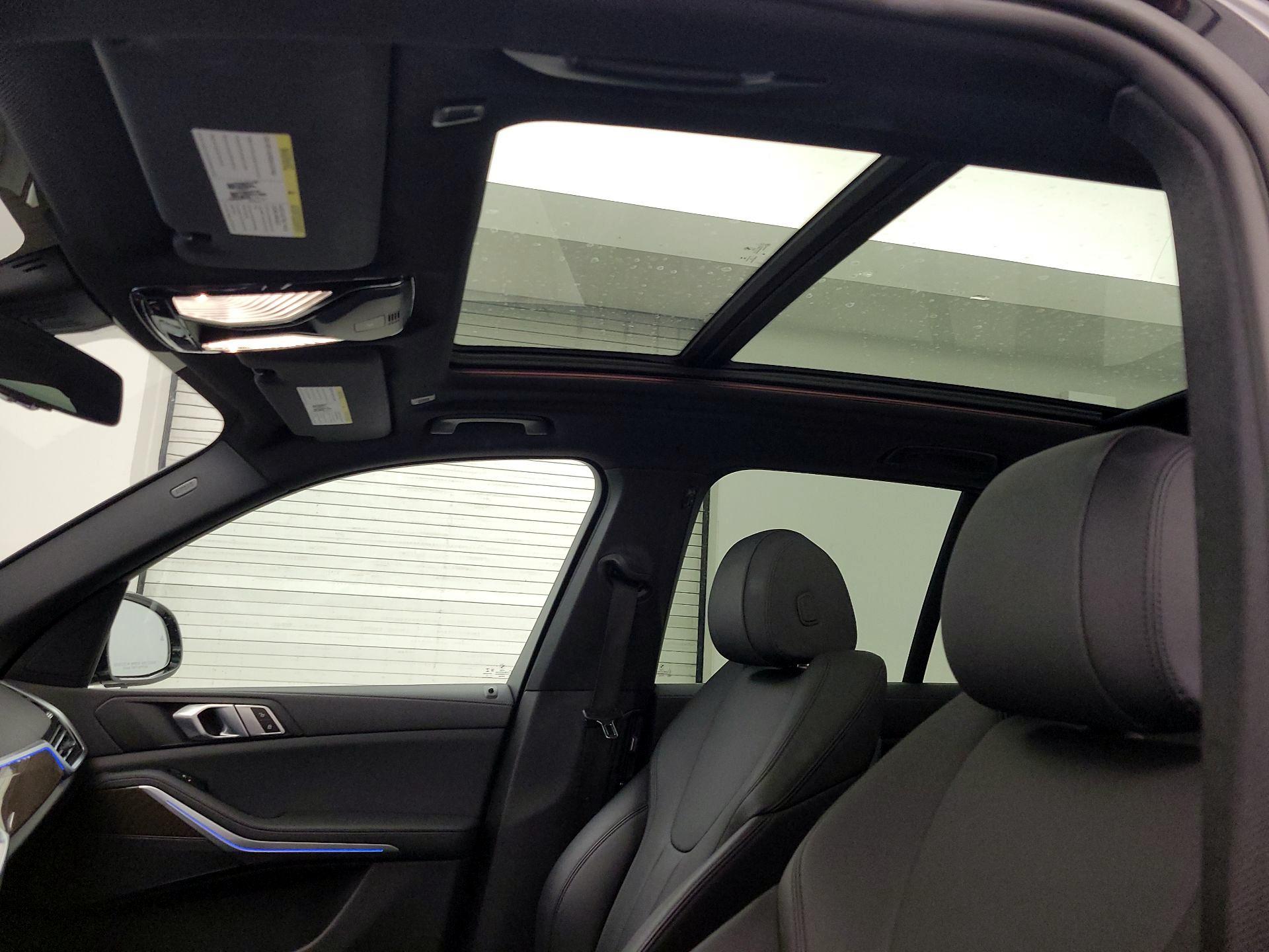 Thumbnail: 2022 BMW X5 - 19