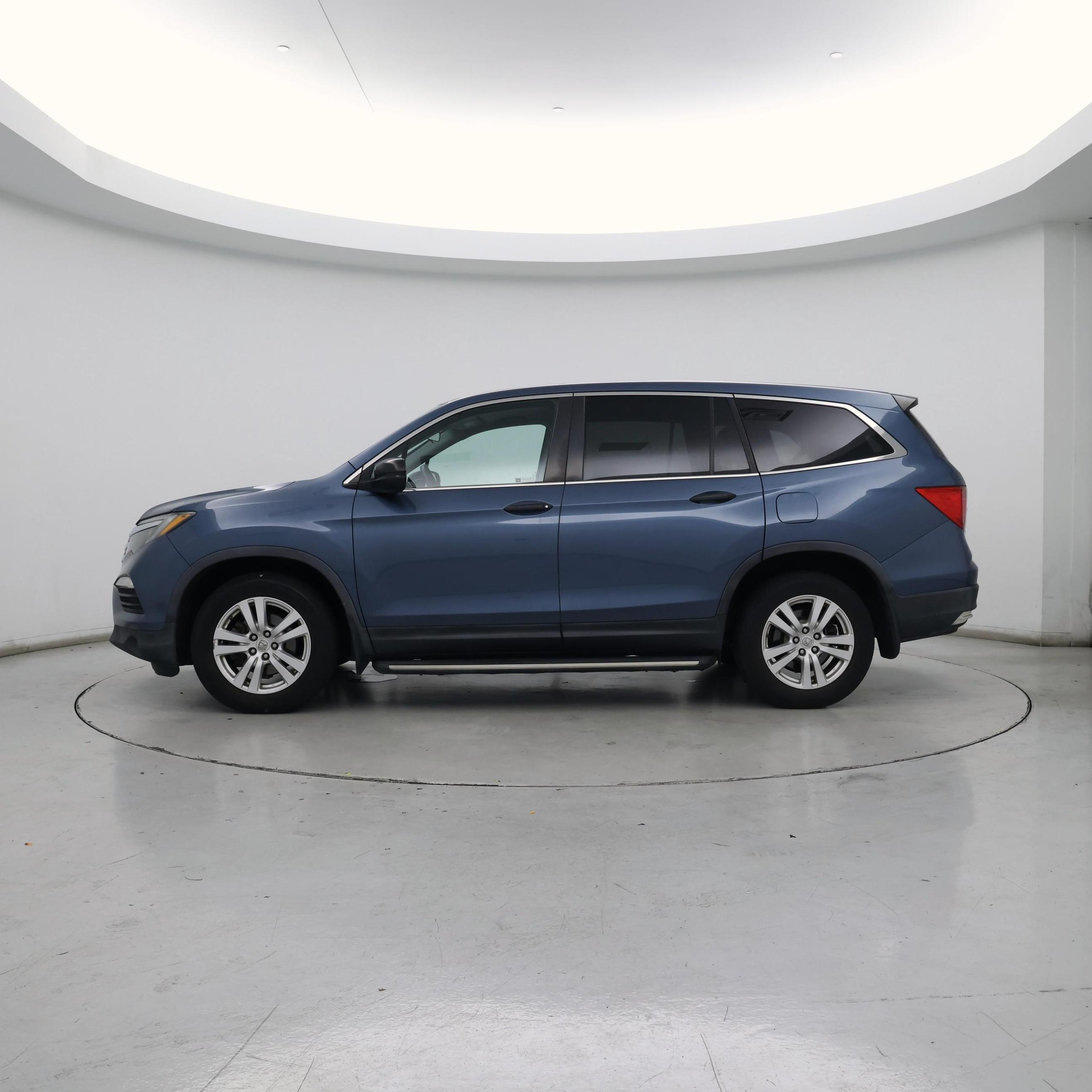 Thumbnail: 2016 Honda Pilot - 3