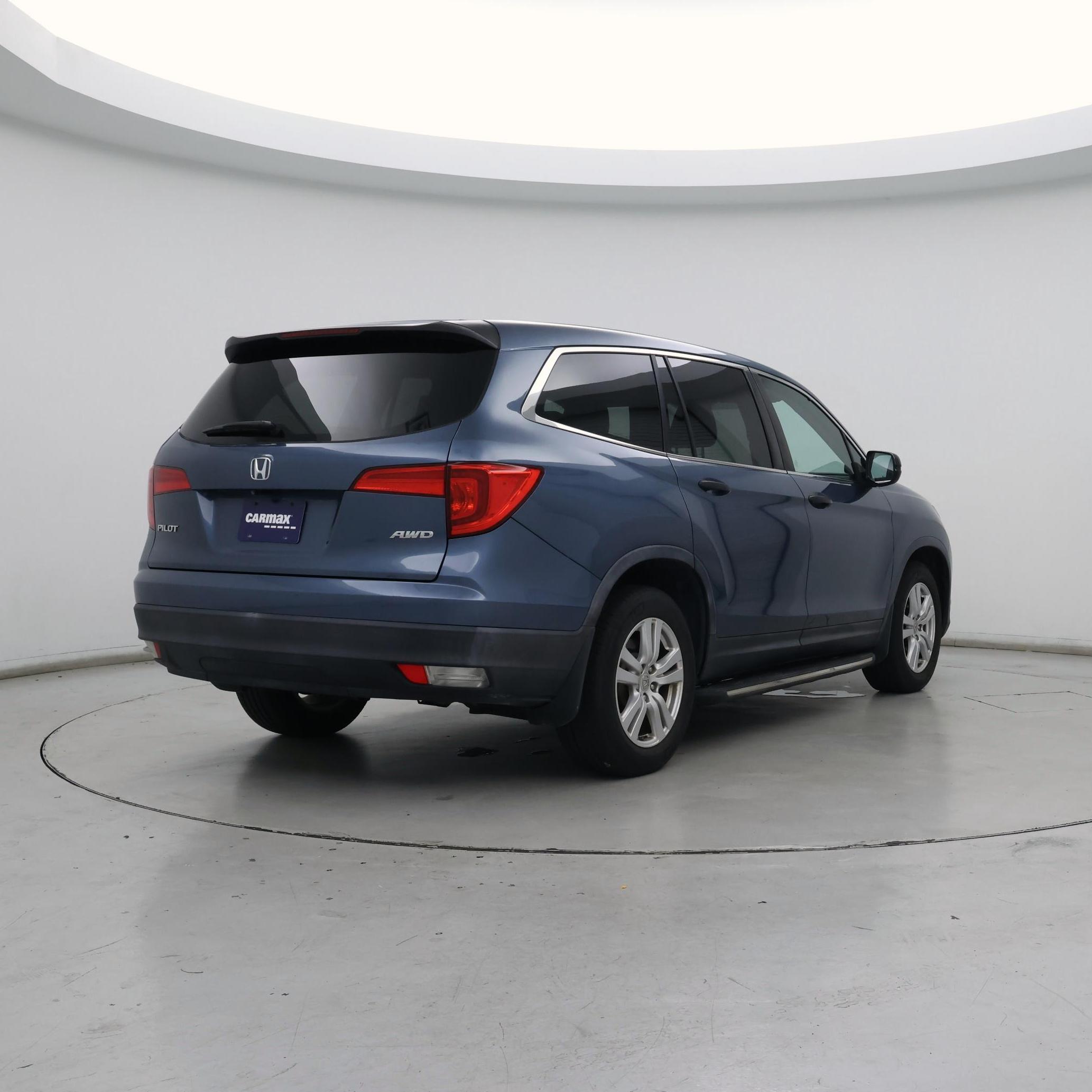 Thumbnail: 2016 Honda Pilot - 8