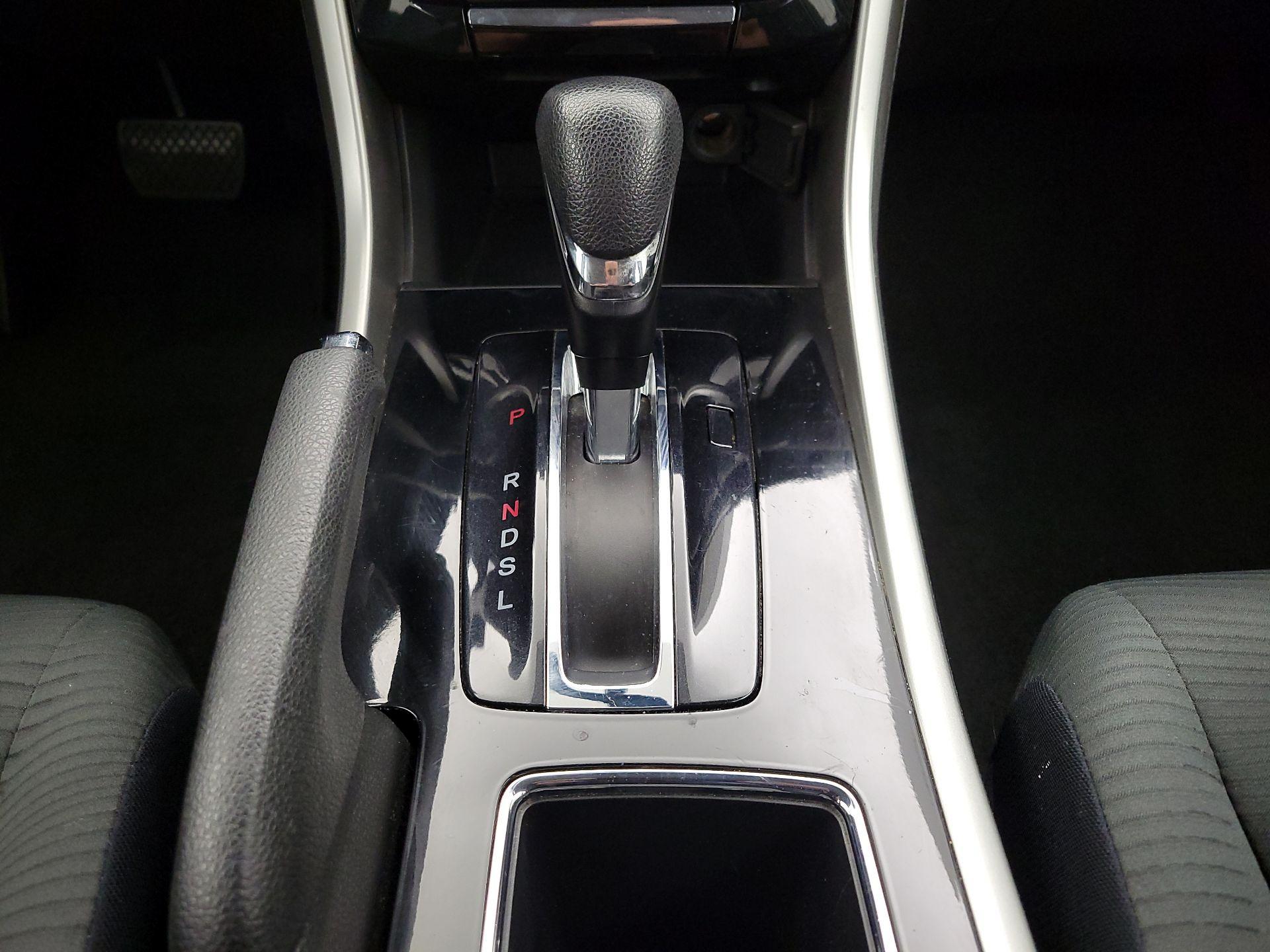 Thumbnail: 2017 Honda Accord - 17