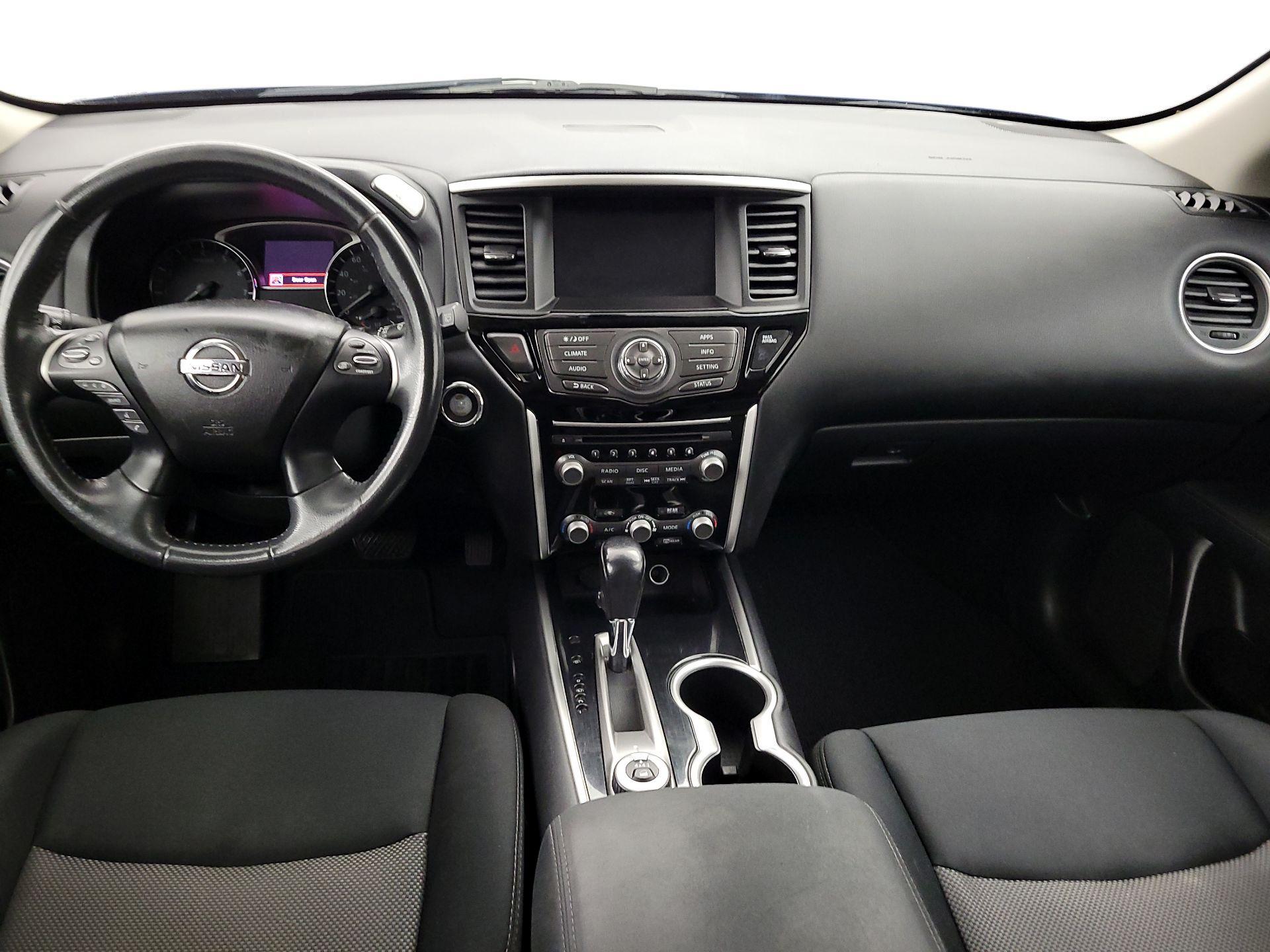 Thumbnail: 2017 Nissan Pathfinder - 9