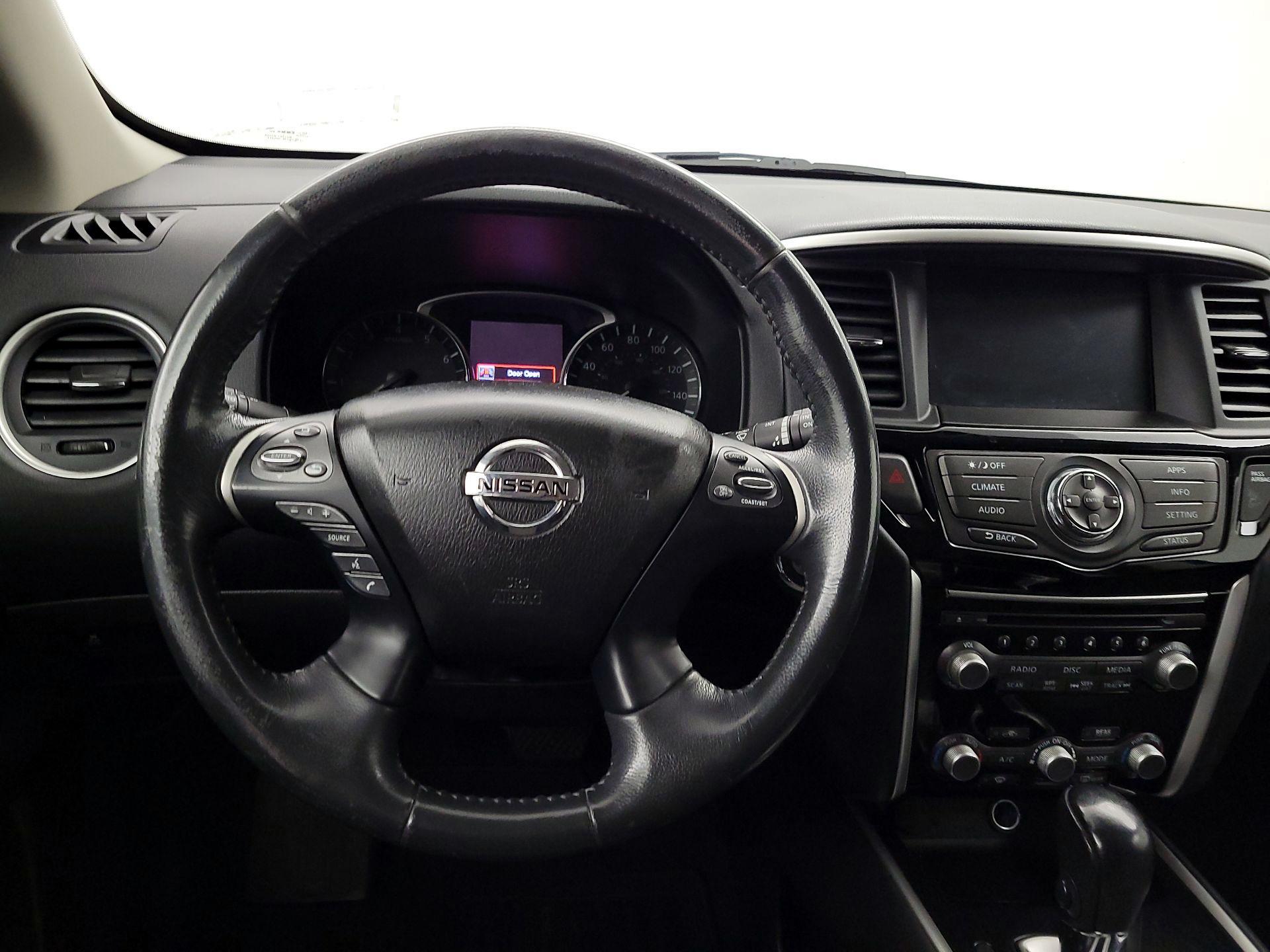 Thumbnail: 2017 Nissan Pathfinder - 10