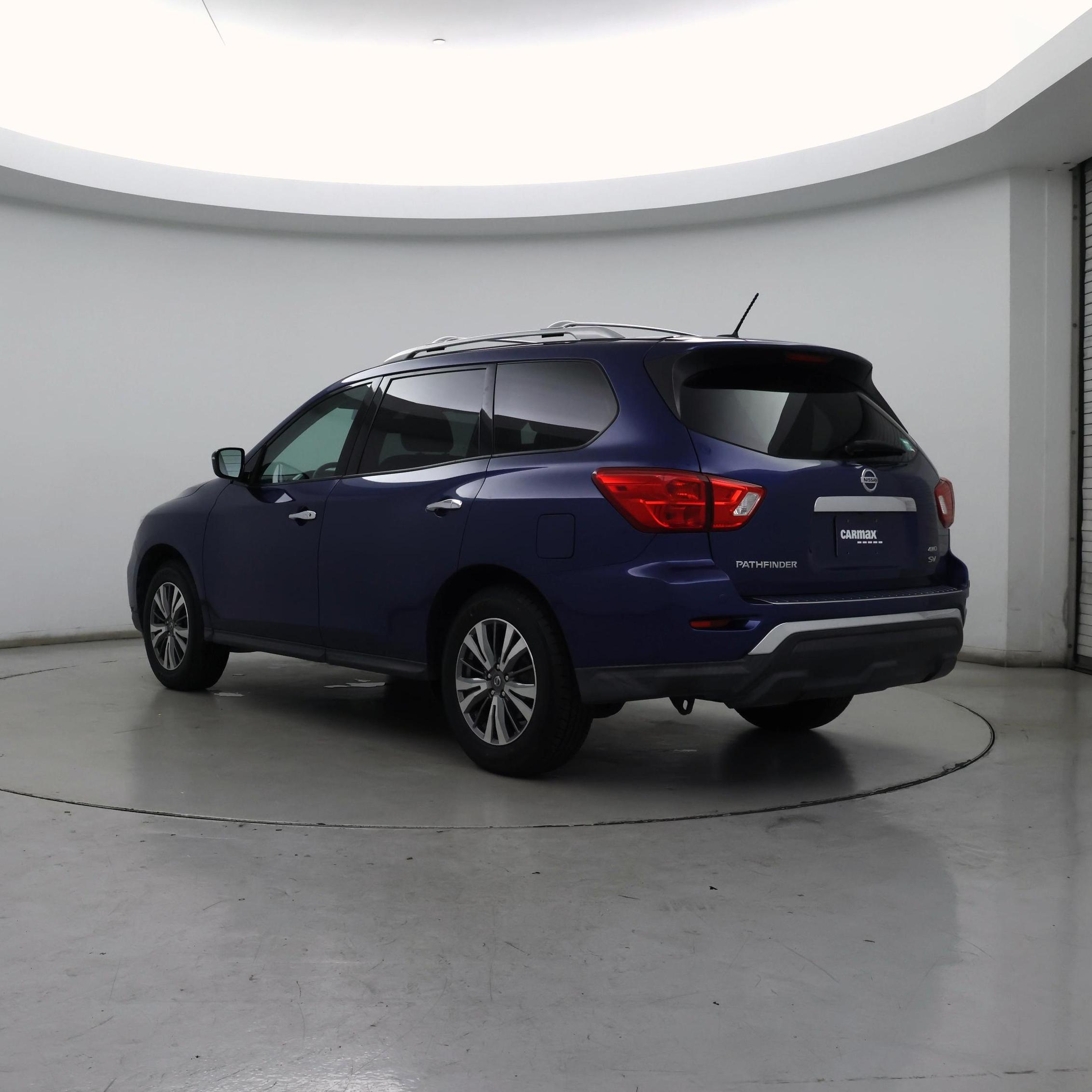 Thumbnail: 2017 Nissan Pathfinder - 2