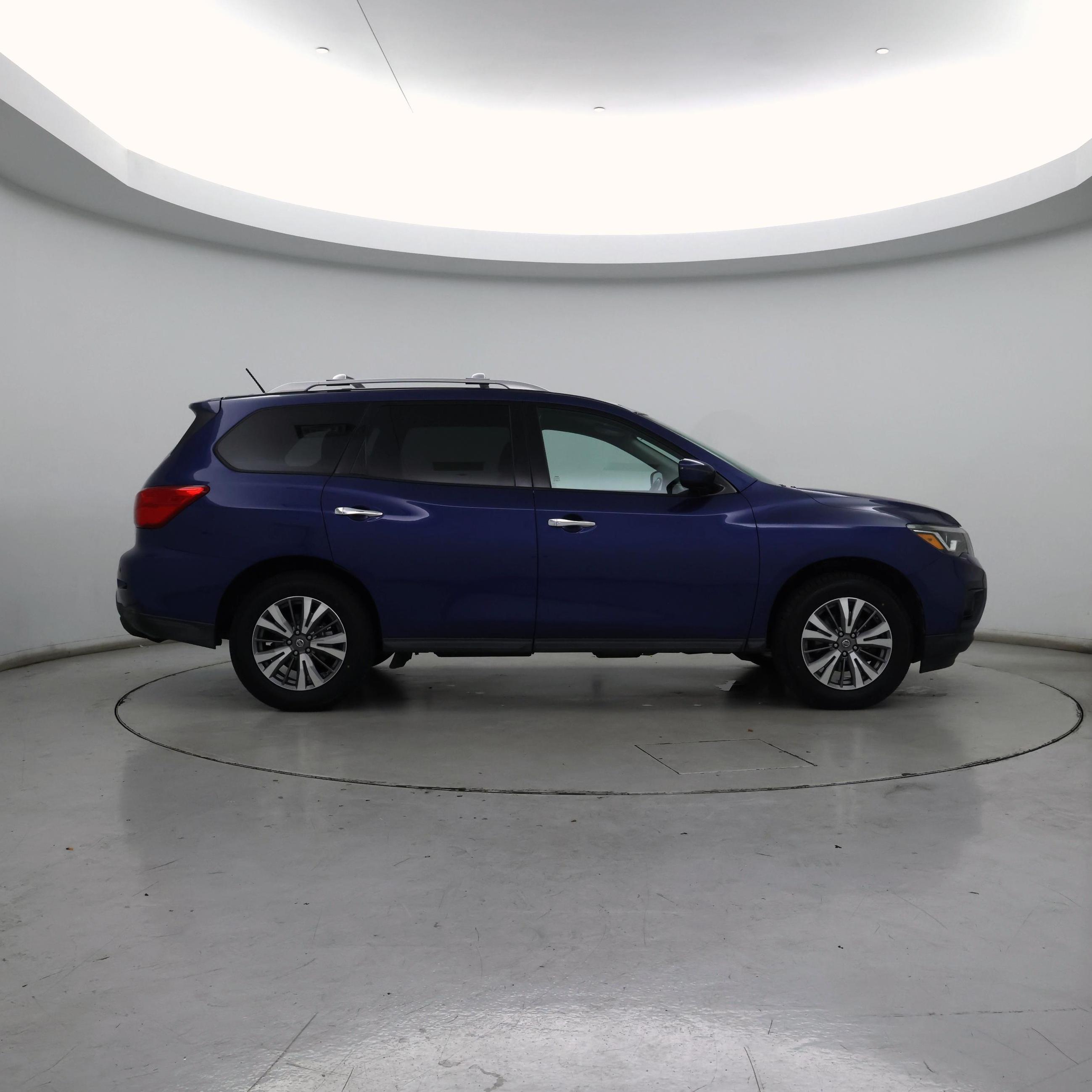 Thumbnail: 2017 Nissan Pathfinder - 7