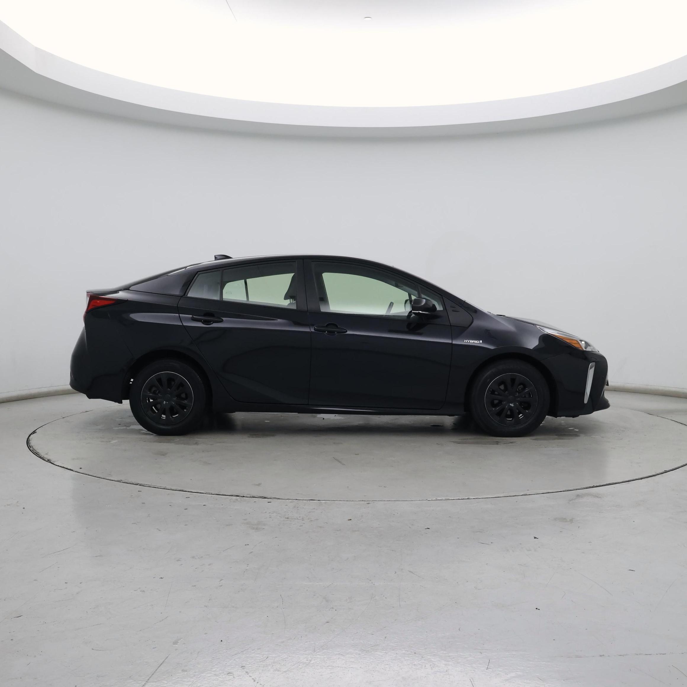 Thumbnail: 2022 Toyota Prius - 7