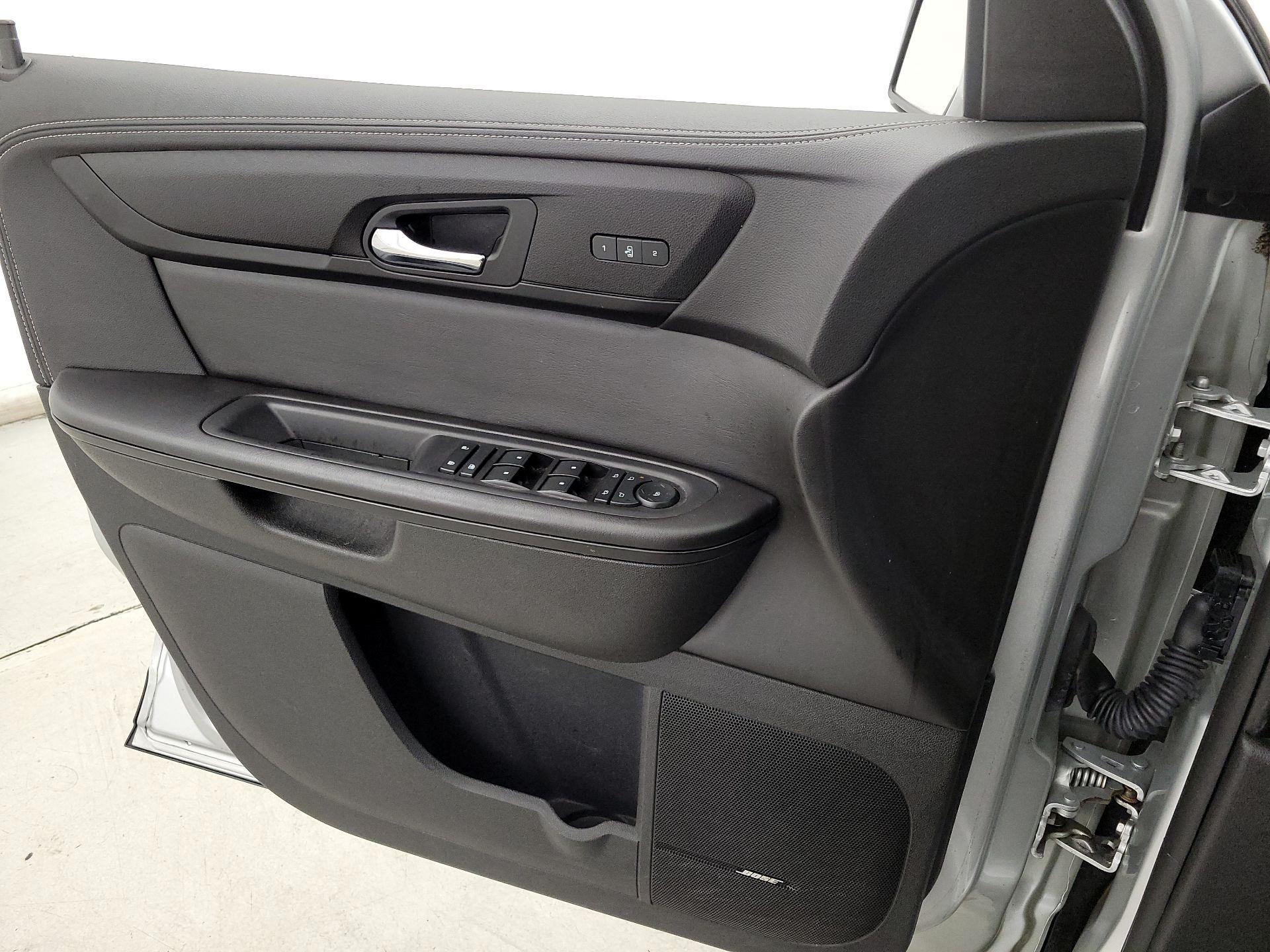 Thumbnail: 2017 Chevrolet Traverse - 12