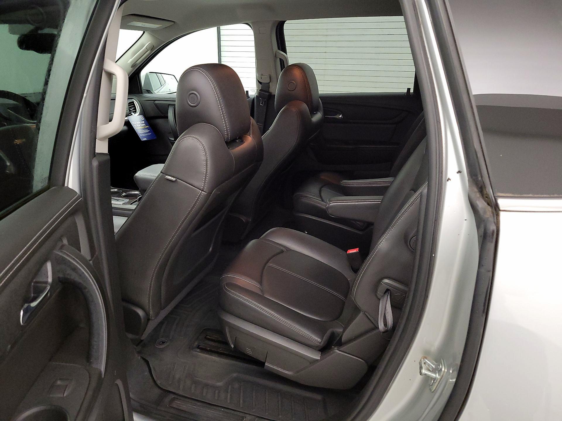 Thumbnail: 2017 Chevrolet Traverse - 19