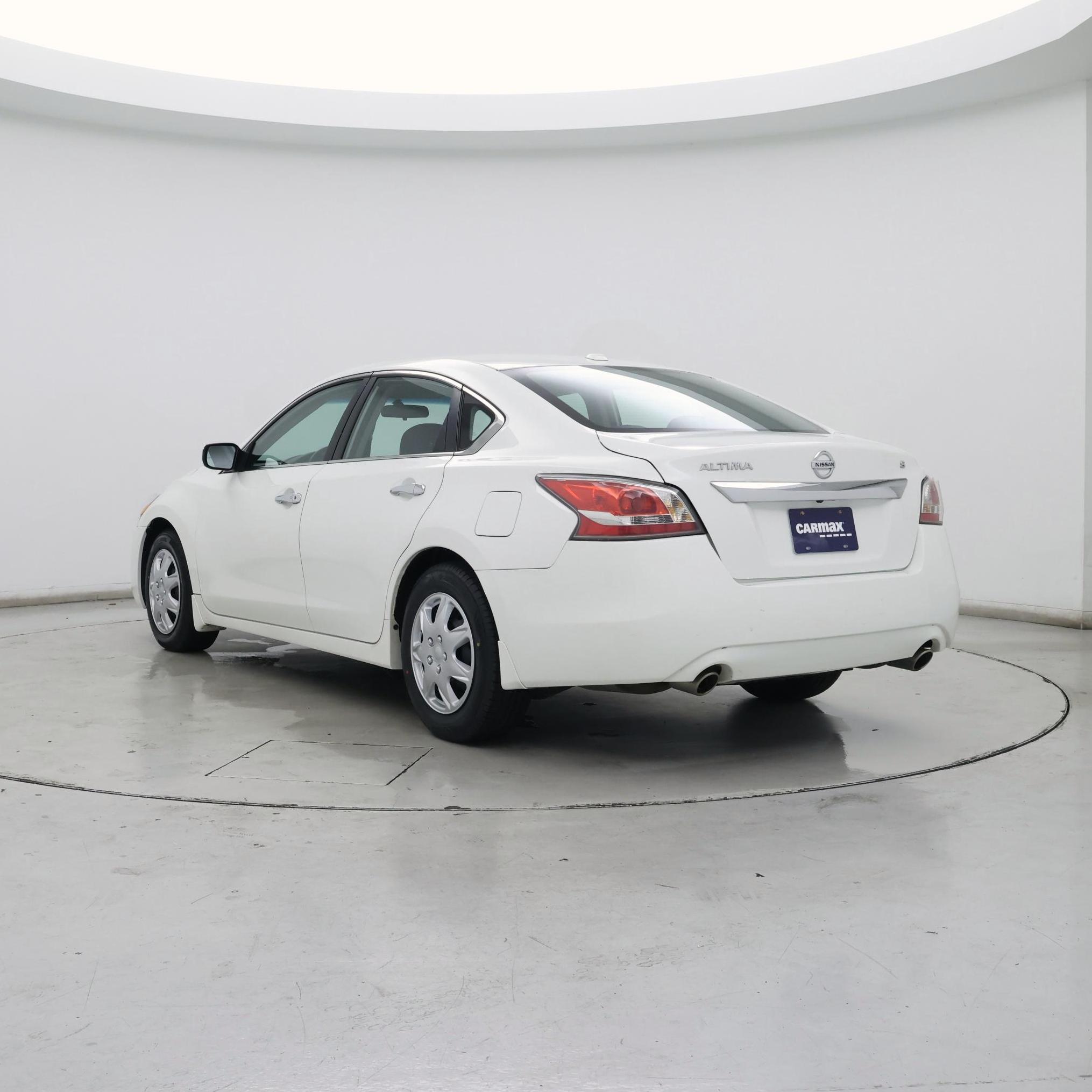 Thumbnail: 2015 Nissan Altima - 2