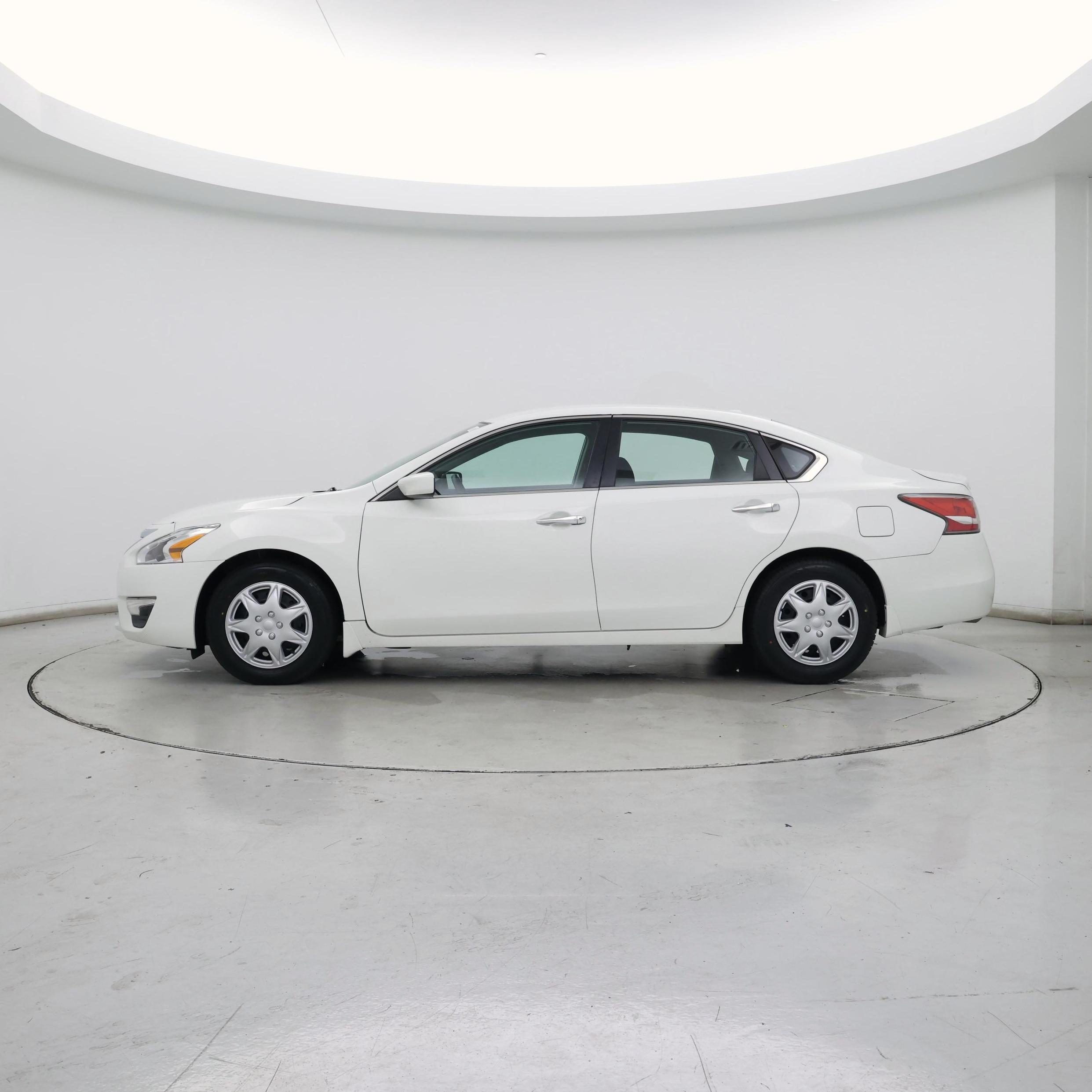 Thumbnail: 2015 Nissan Altima - 3
