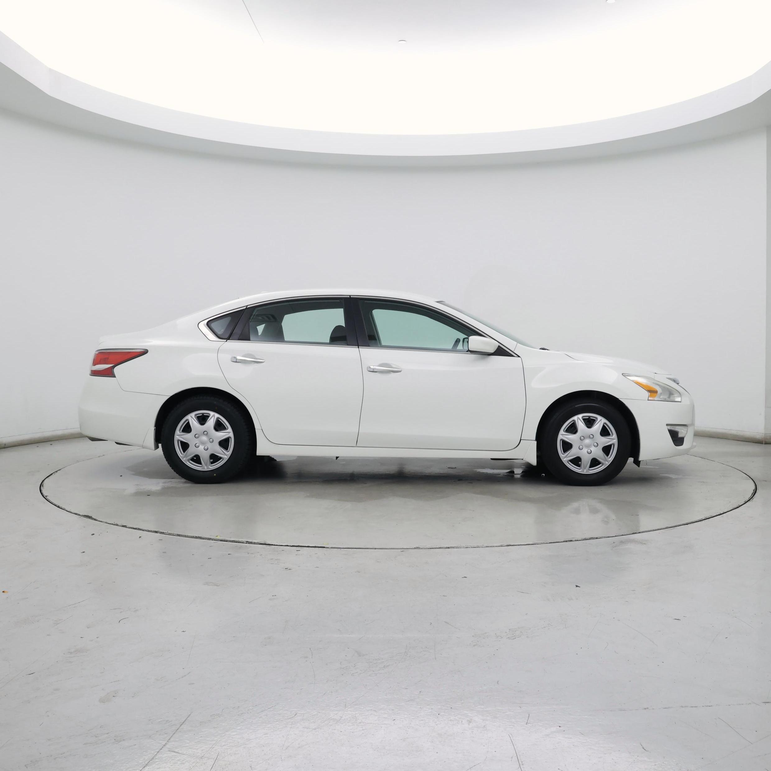 Thumbnail: 2015 Nissan Altima - 7