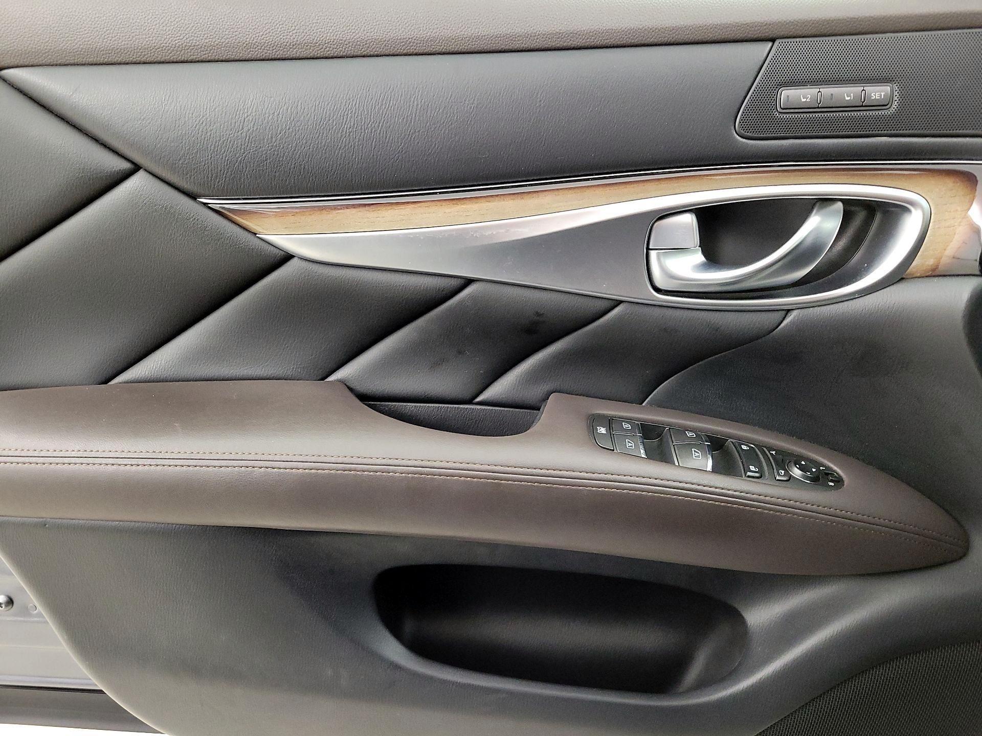Thumbnail: 2015 INFINITI Q70 - 12