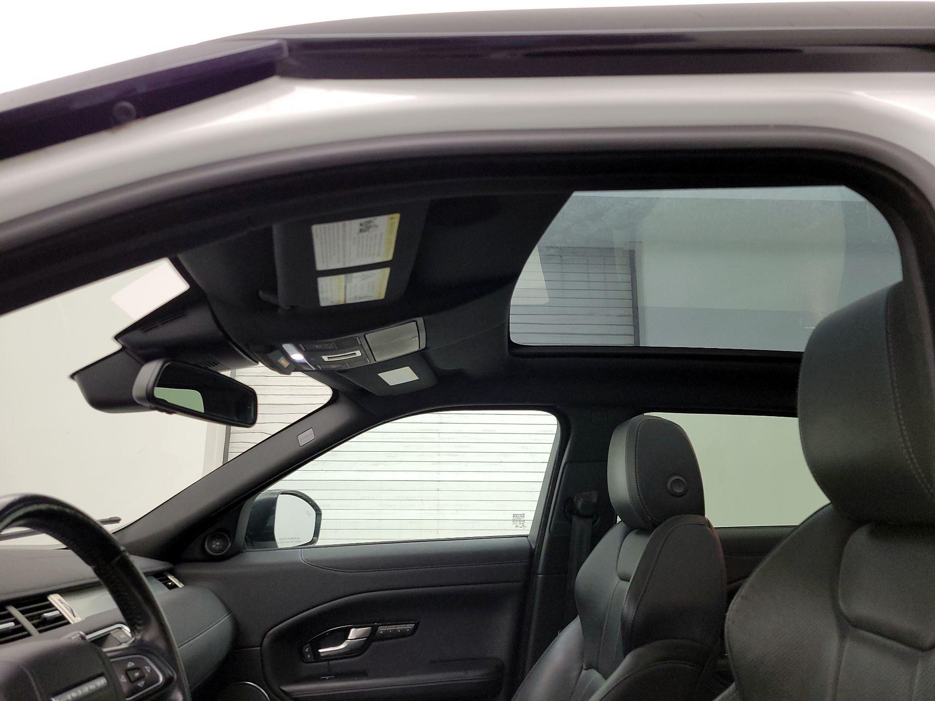 Thumbnail: 2017 Land Rover Range Rover Evoque - 19